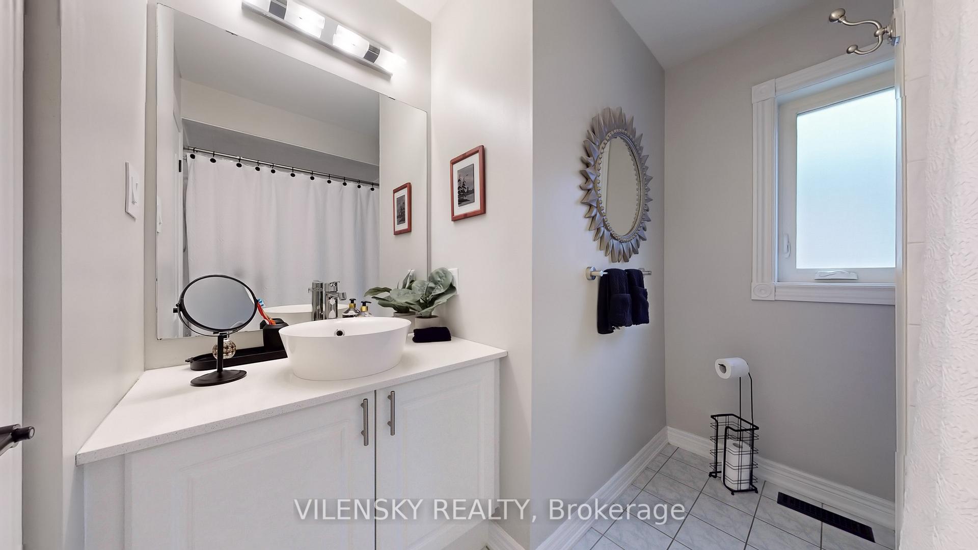 Photo 27 of 65 Bentwood Crescent, Vaughan, Patterson — HOMEH