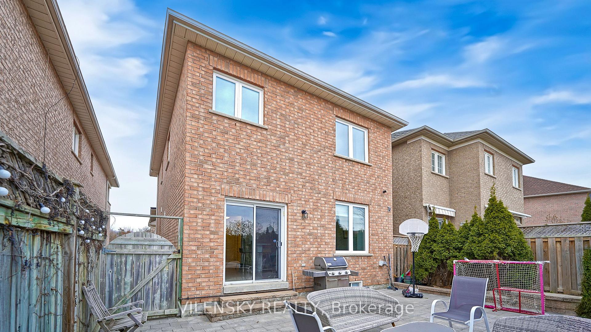 Photo 34 of 65 Bentwood Crescent, Vaughan, Patterson — HOMEH