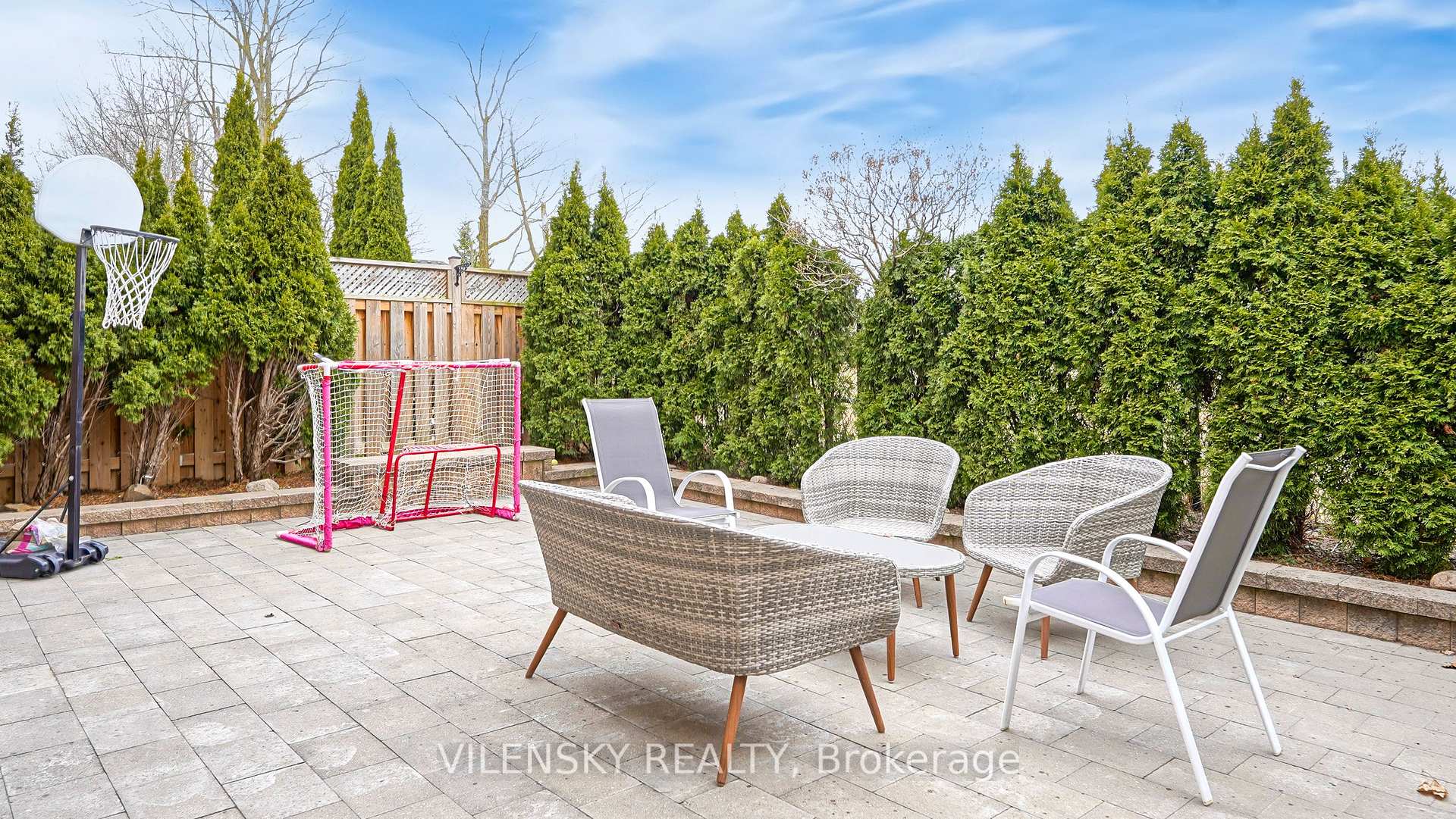 Photo 35 of 65 Bentwood Crescent, Vaughan, Patterson — HOMEH