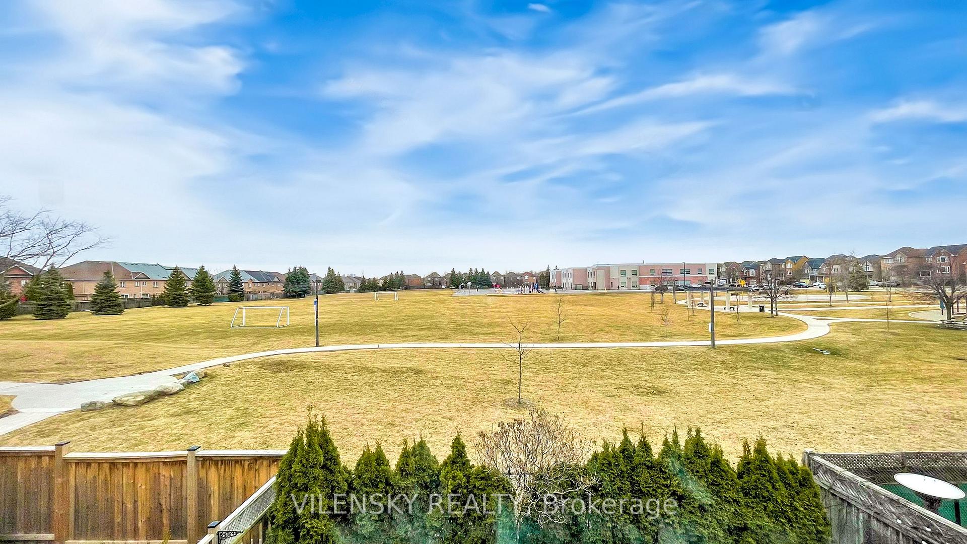 Photo 38 of 65 Bentwood Crescent, Vaughan, Patterson — HOMEH