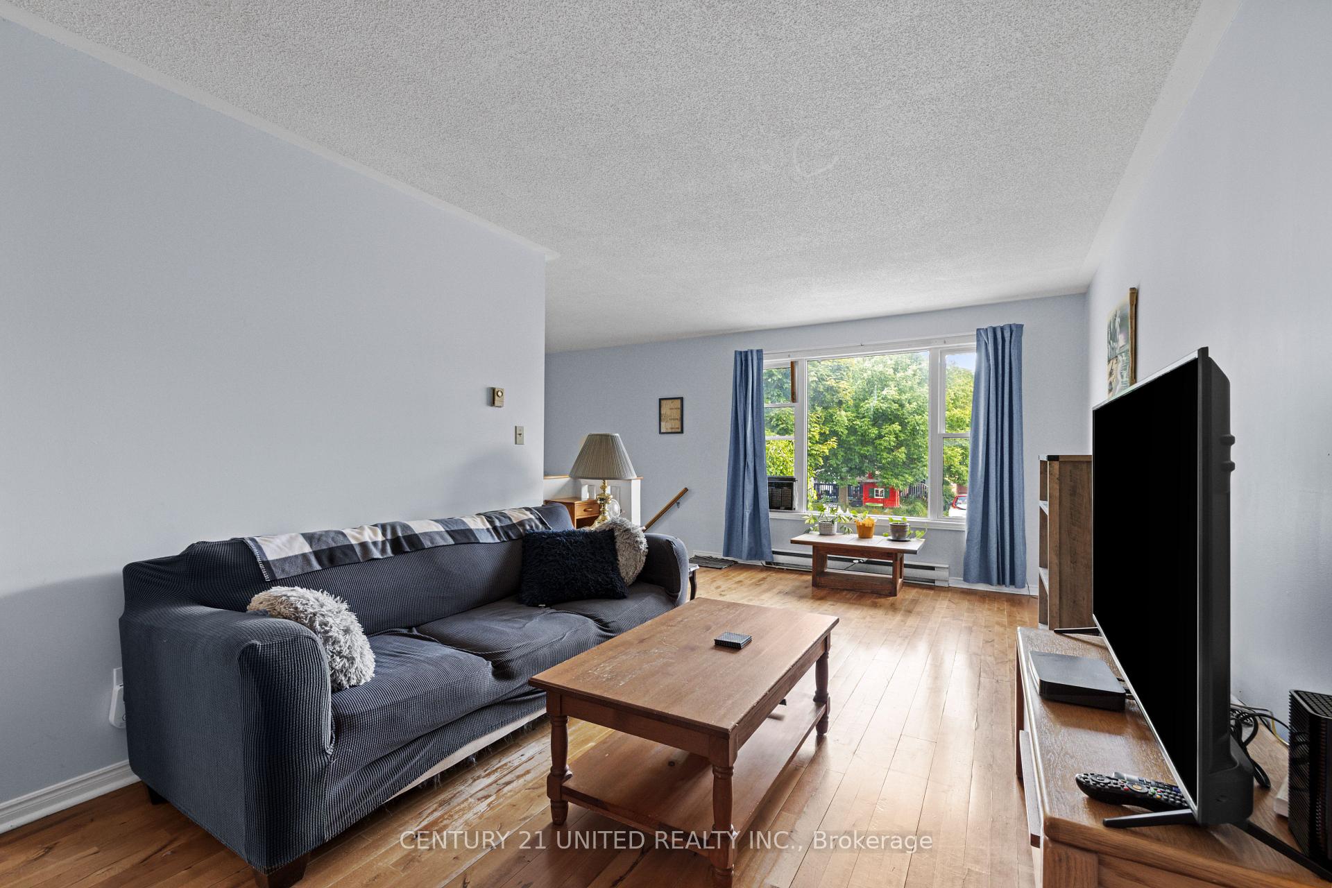 Photo 7 of 831 Mountain Ash Road, Peterborough, Otonabee Ward 1 — HOMEH