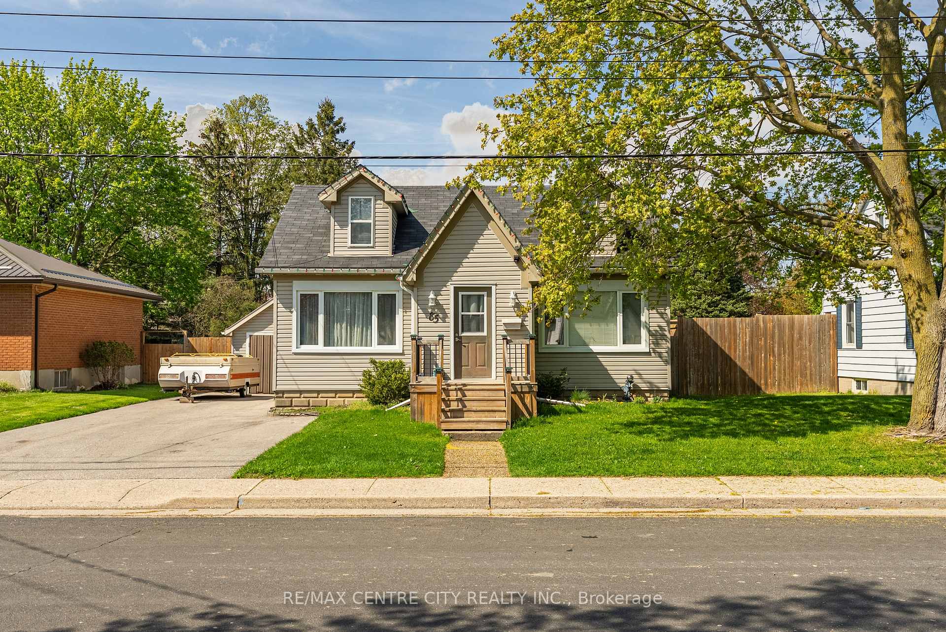 Photo 2 of 85 Pine Street E, Aylmer — HOMEH