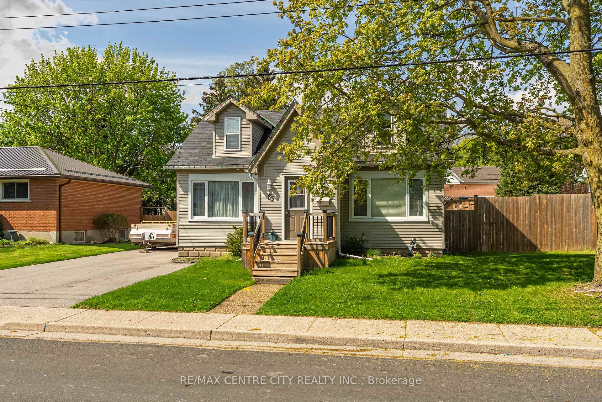 Photo 4 of 85 Pine Street E, Aylmer — HOMEH