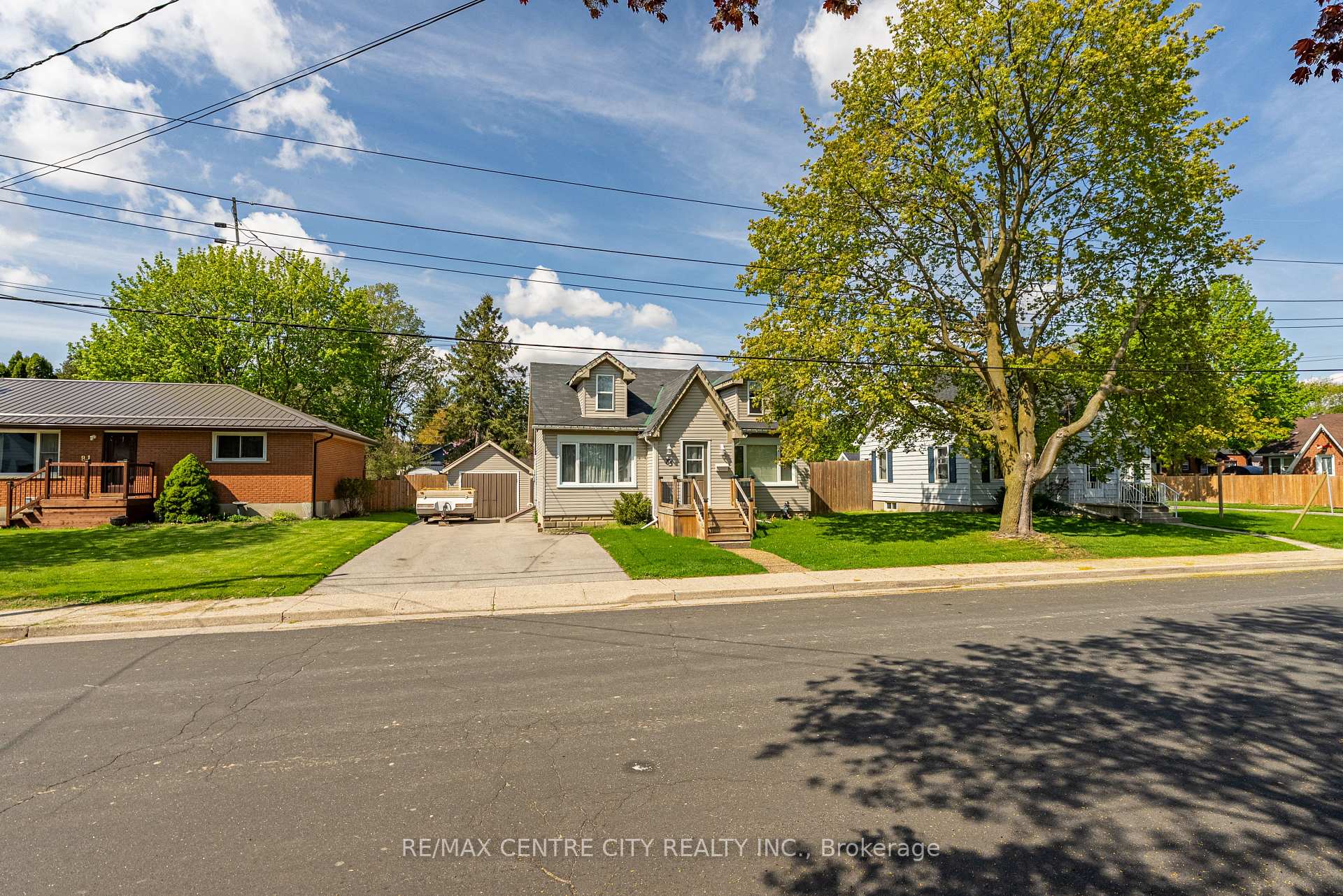 Photo 9 of 85 Pine Street E, Aylmer — HOMEH