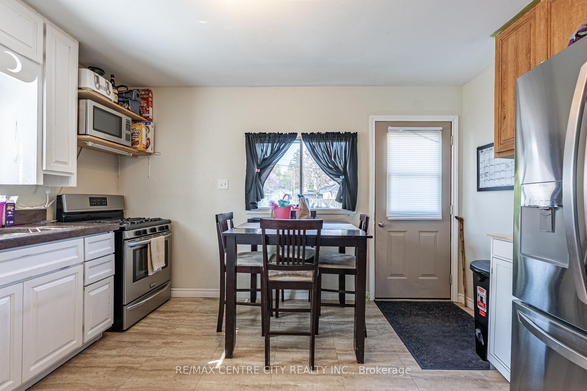 Photo 23 of 85 Pine Street E, Aylmer — HOMEH