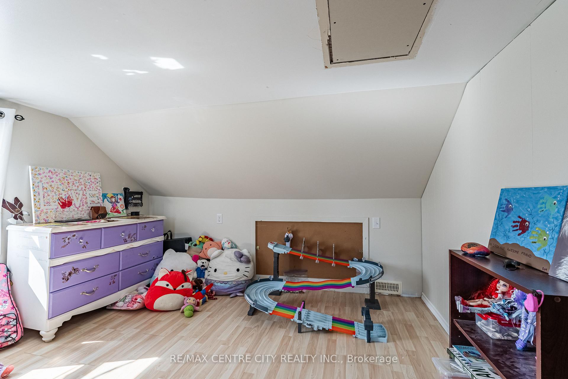 Photo 33 of 85 Pine Street E, Aylmer — HOMEH