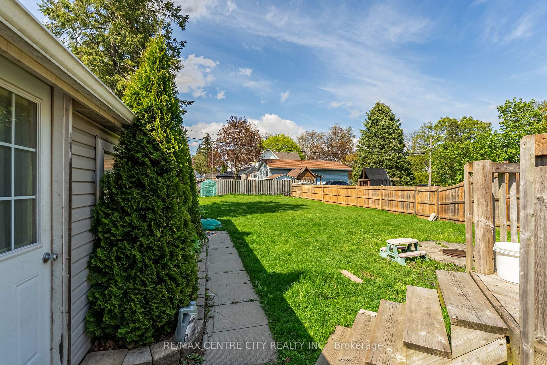 Photo 40 of 85 Pine Street E, Aylmer — HOMEH
