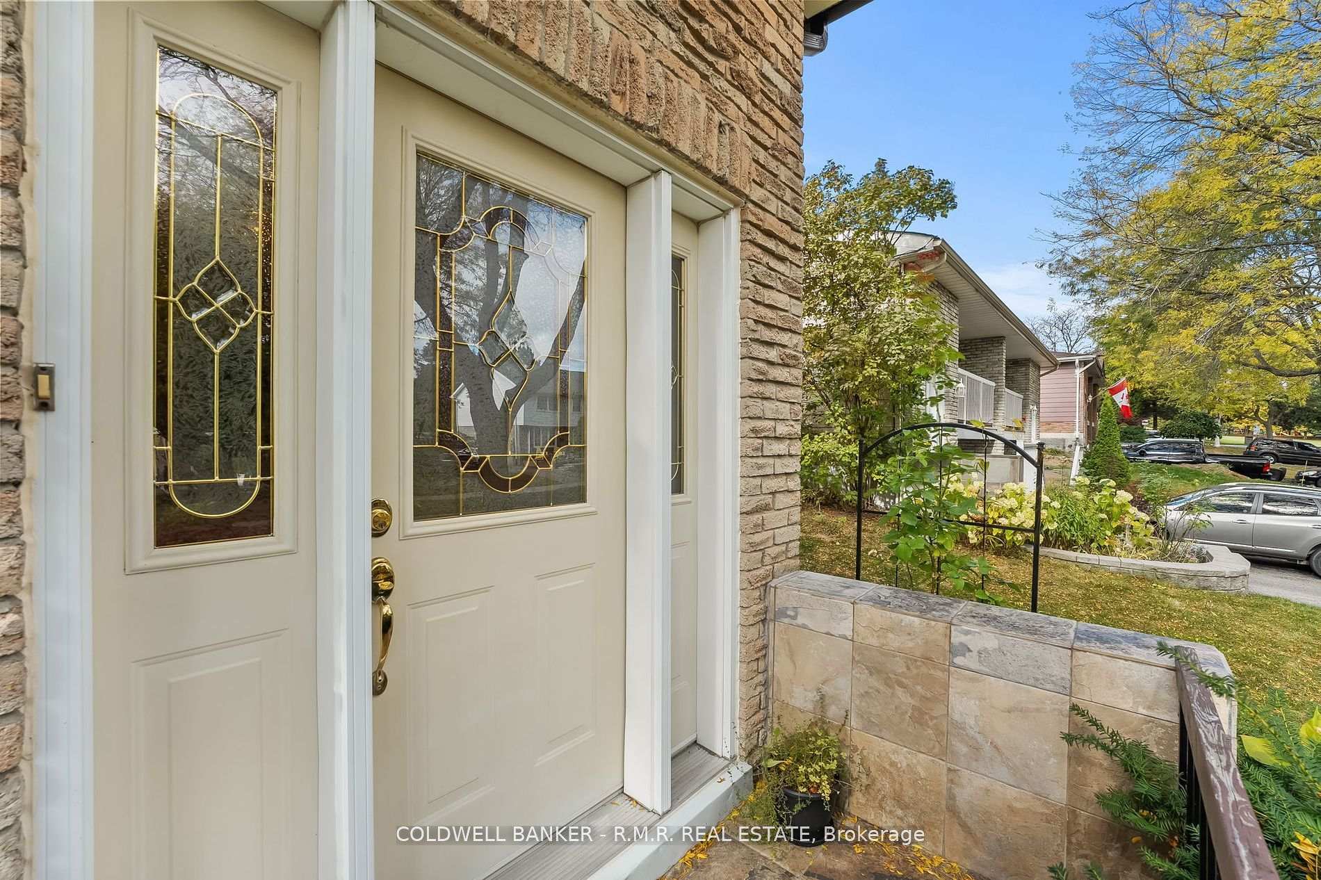Photo 5 of 53 Guthrie Crescent, Whitby, Lynde Creek — HOMEH