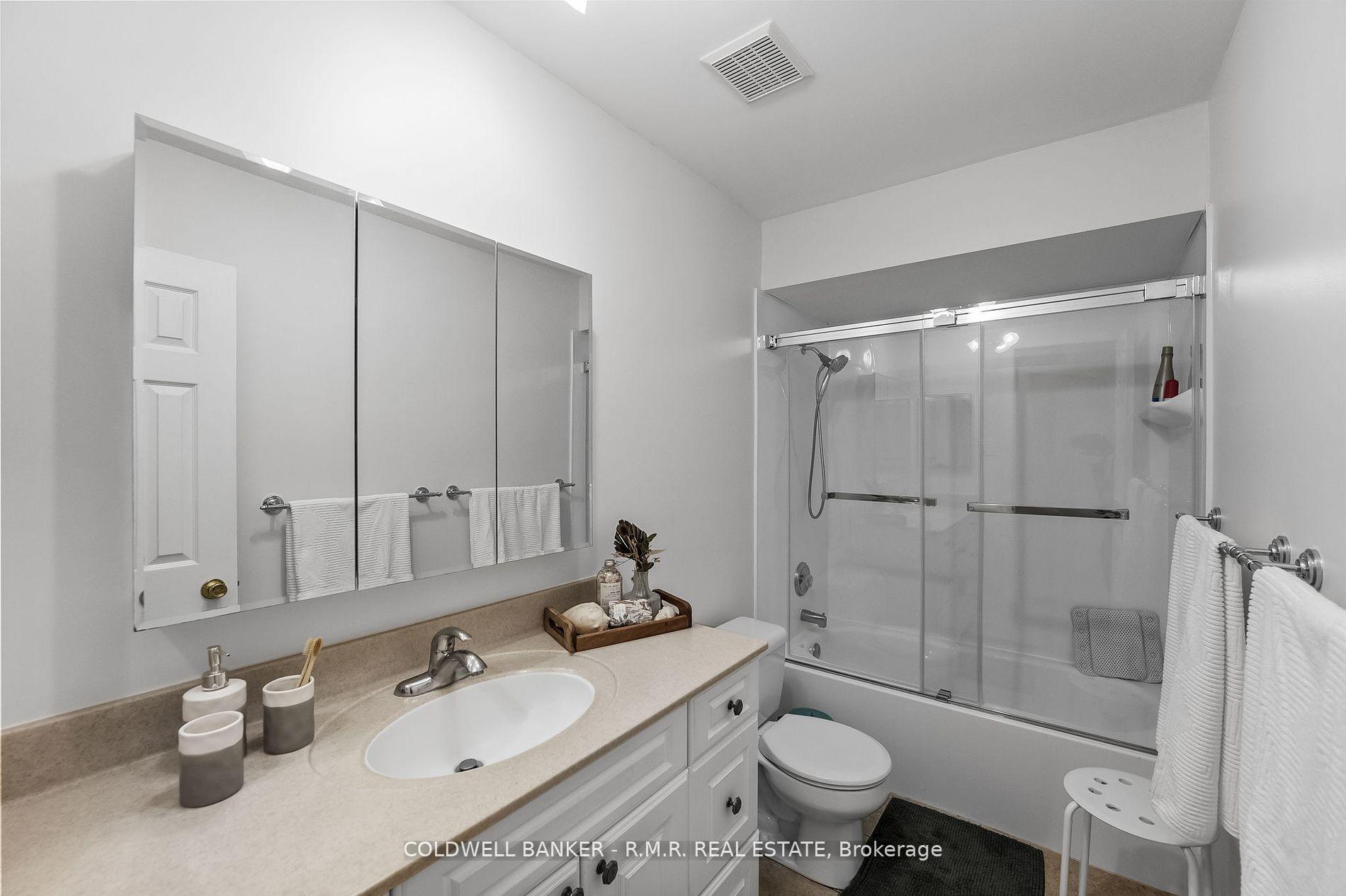 Photo 24 of 53 Guthrie Crescent, Whitby, Lynde Creek — HOMEH