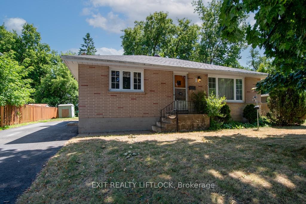 Photo 2 of 751 Chamberlain Street, Peterborough, Otonabee Ward 1 — HOMEH