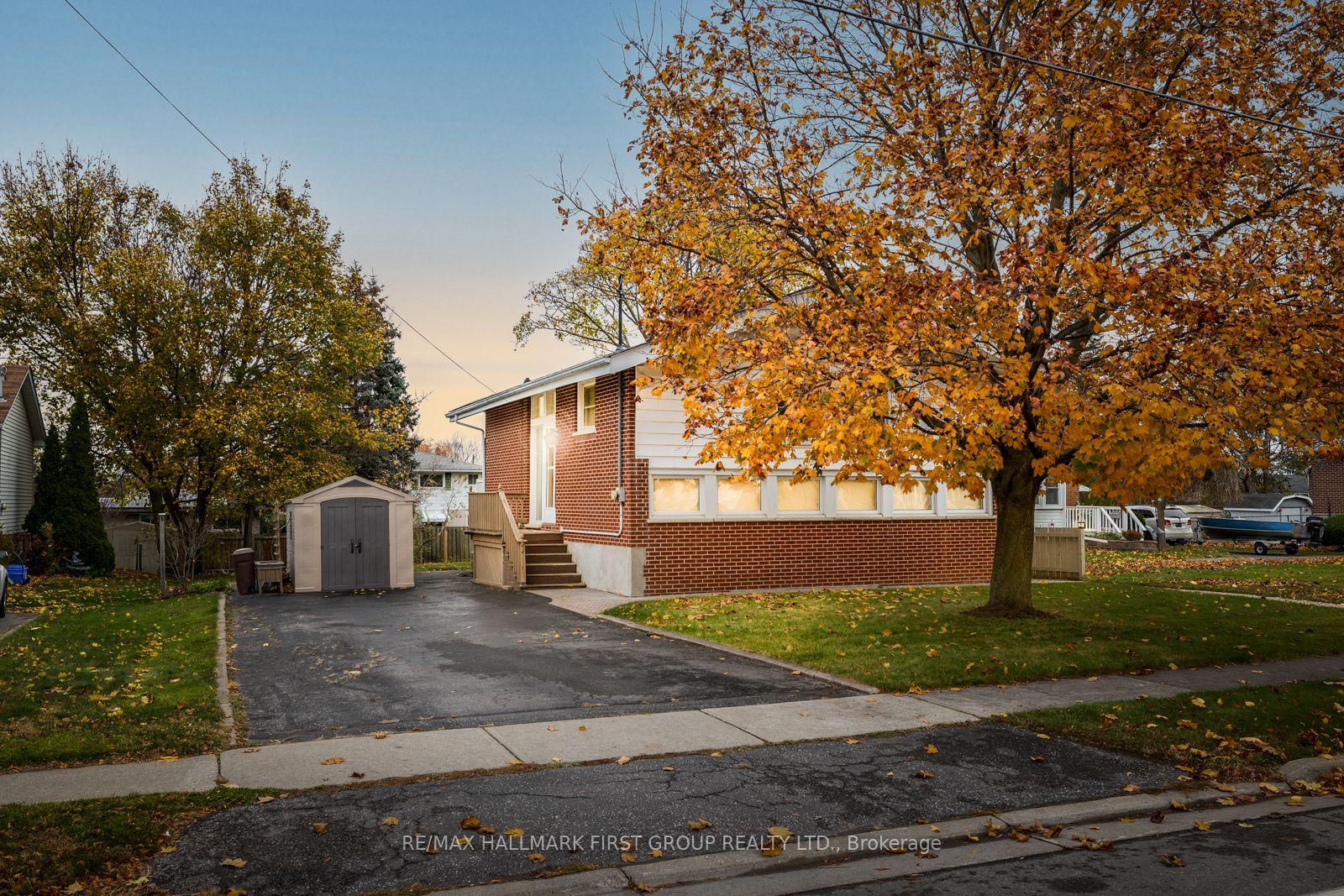 Photo 2 of 247 Gibbons Street, Oshawa, McLaughlin — HOMEH