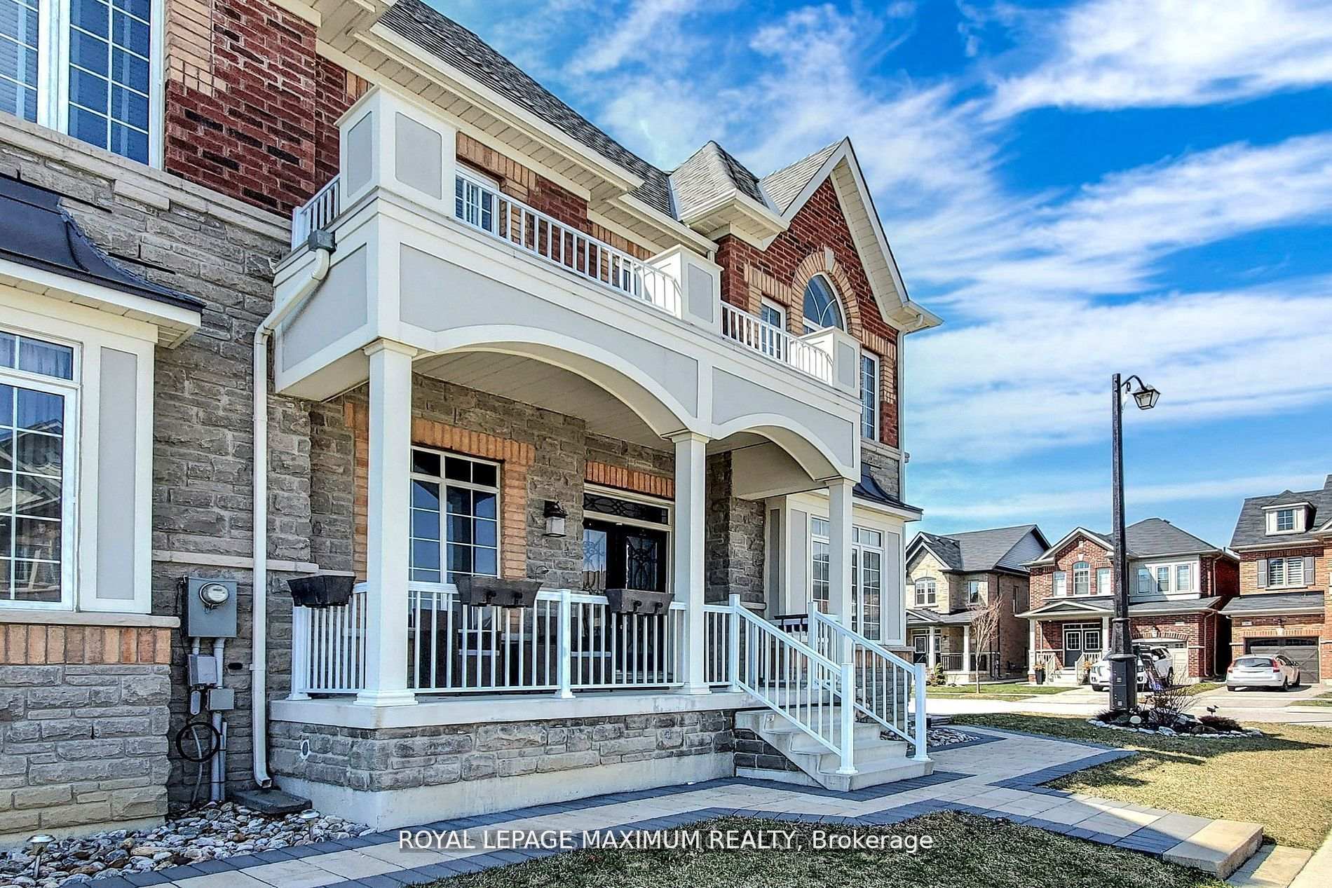 Photo 3 of 29 Red Tree Drive, Vaughan, Kleinburg — HOMEH