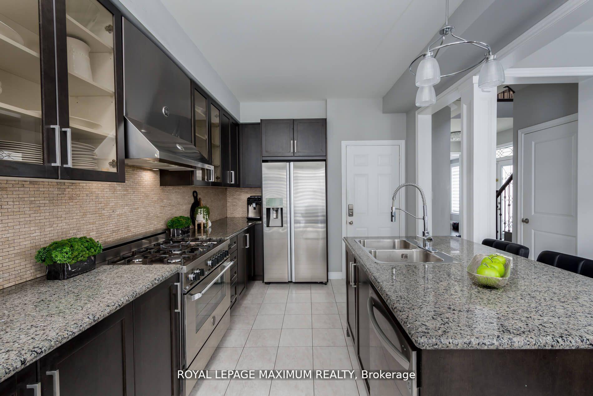 Photo 15 of 29 Red Tree Drive, Vaughan, Kleinburg — HOMEH