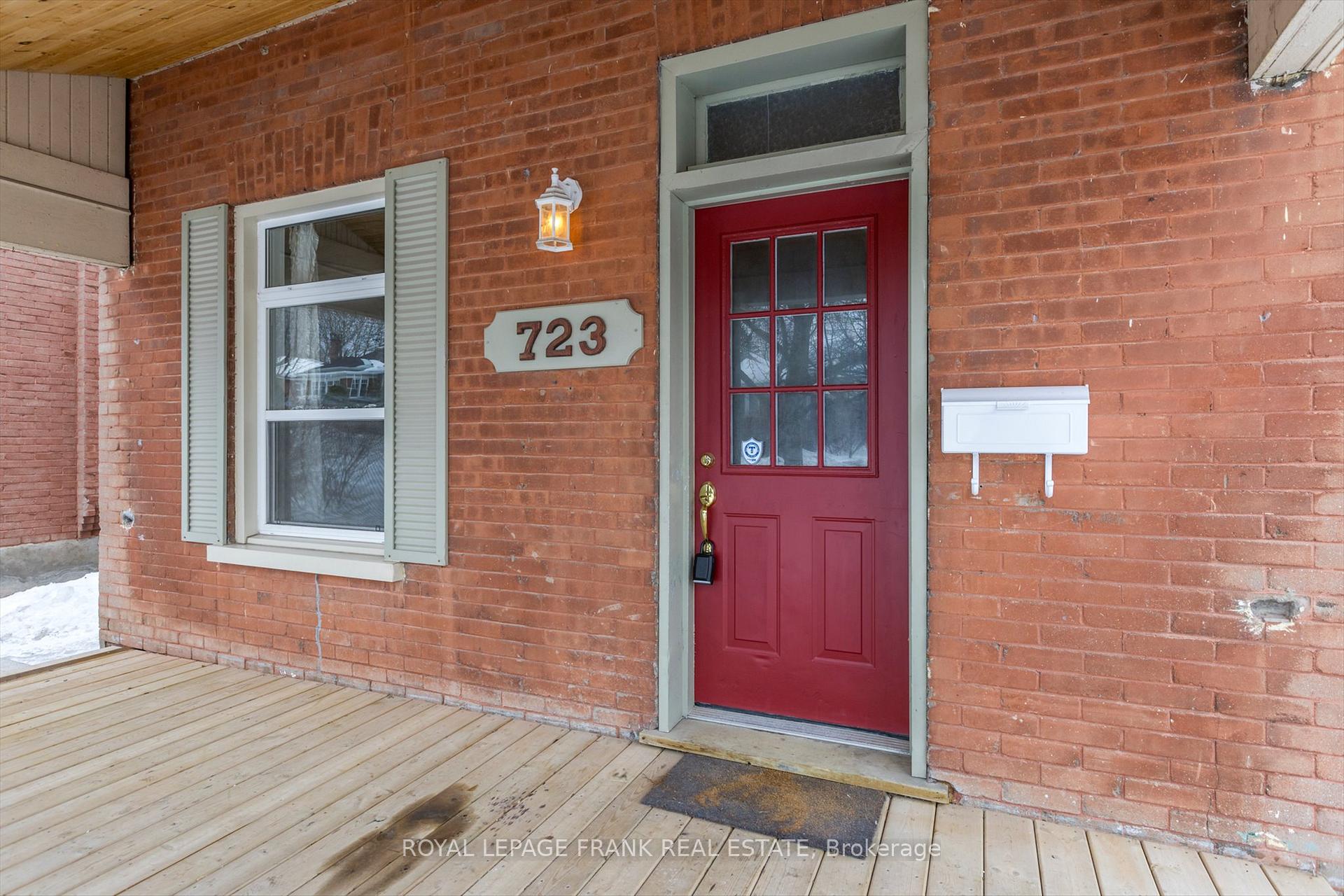 Photo 3 of 723 Bethune Street, Peterborough, Northcrest Ward 5 — HOMEH