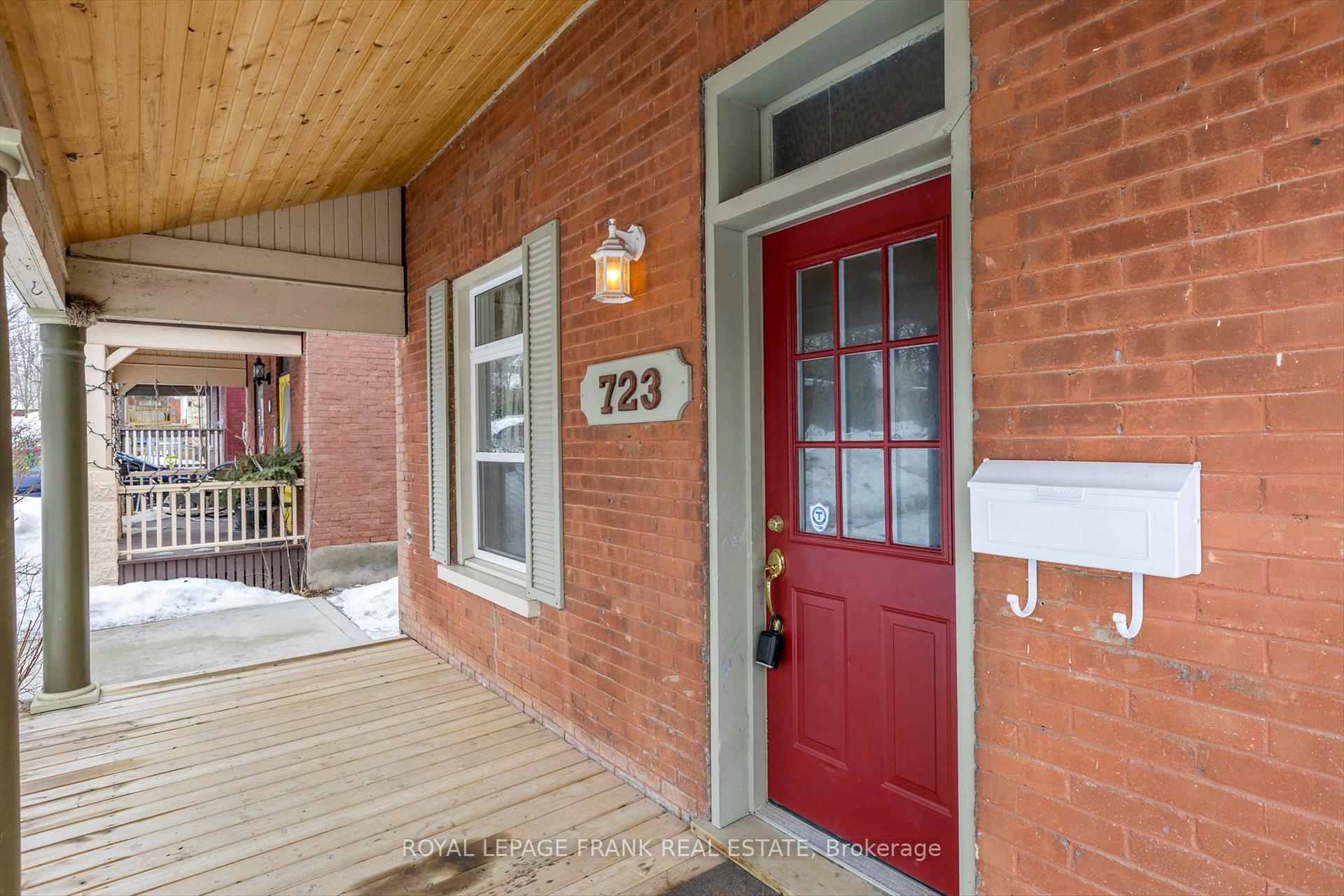 Photo 4 of 723 Bethune Street, Peterborough, Northcrest Ward 5 — HOMEH