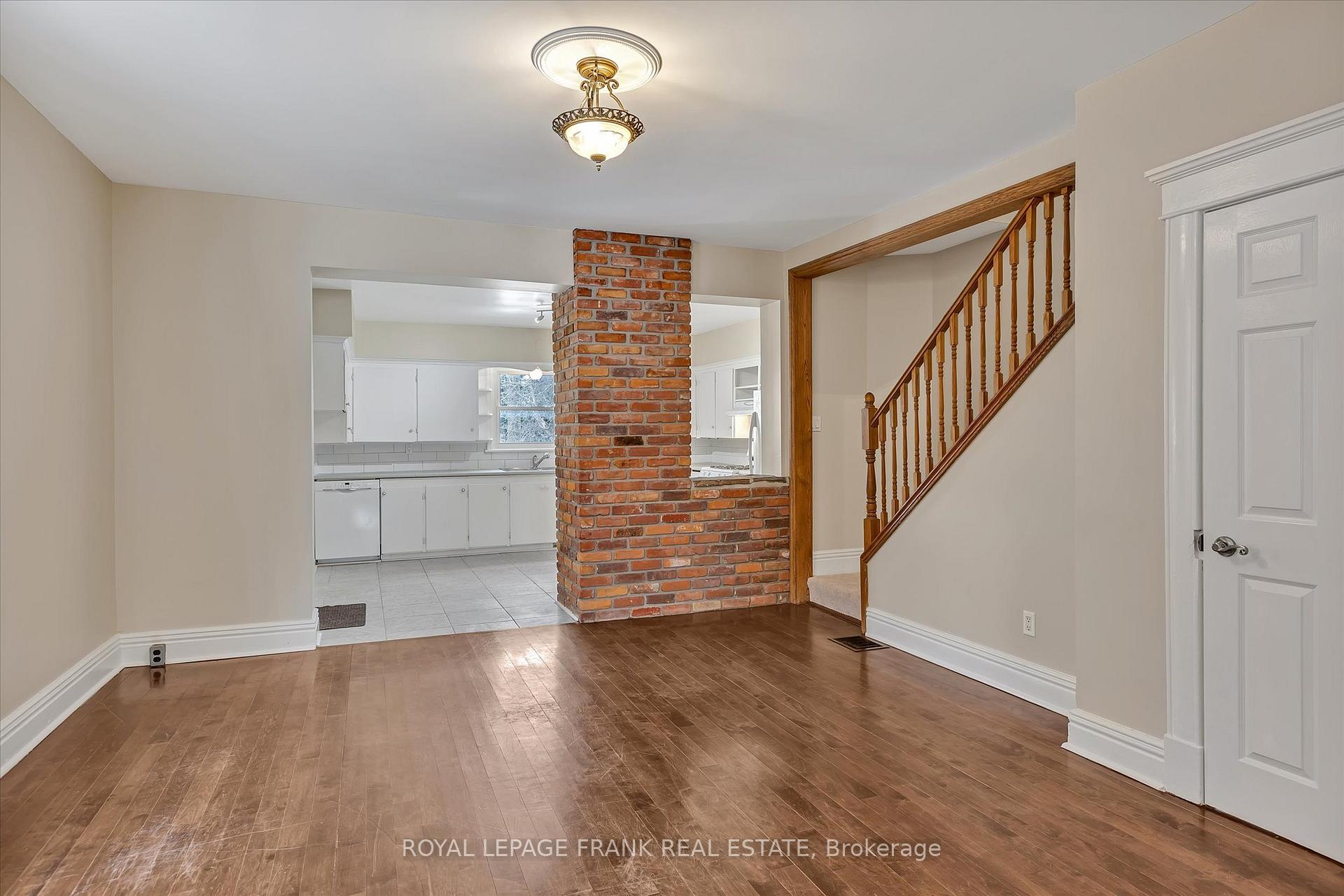 Photo 9 of 723 Bethune Street, Peterborough, Northcrest Ward 5 — HOMEH