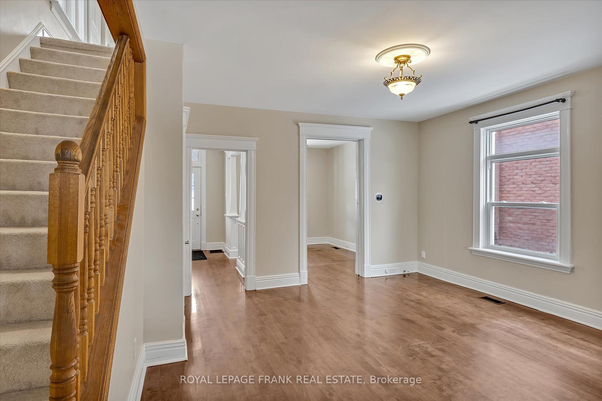 Photo 12 of 723 Bethune Street, Peterborough, Northcrest Ward 5 — HOMEH