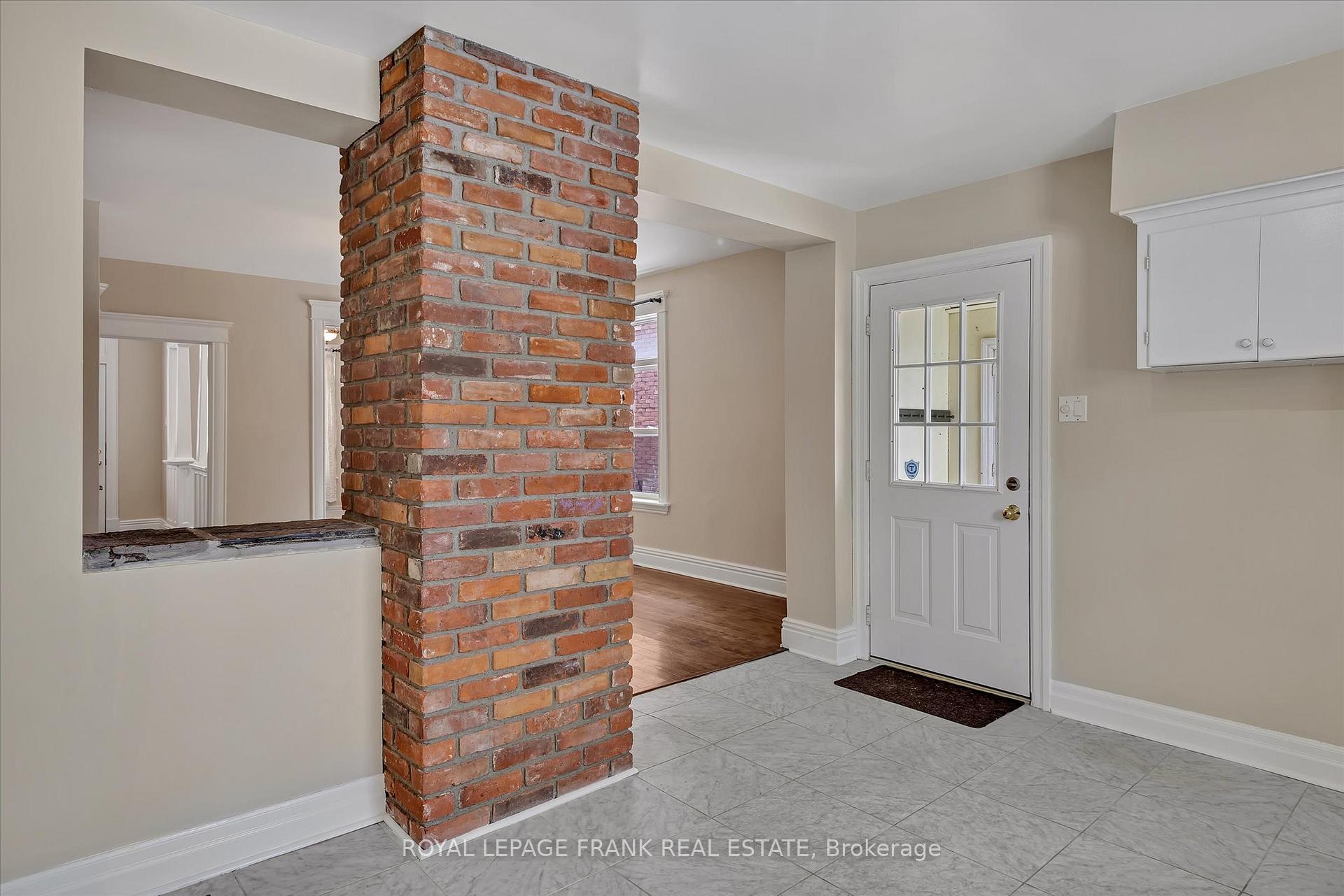 Photo 16 of 723 Bethune Street, Peterborough, Northcrest Ward 5 — HOMEH