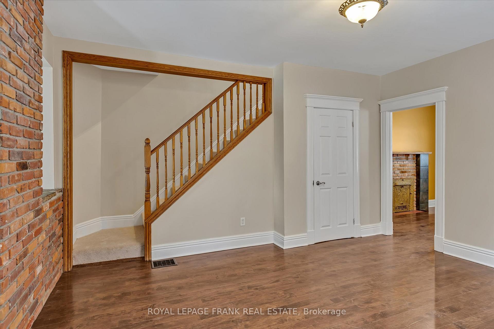 Photo 19 of 723 Bethune Street, Peterborough, Northcrest Ward 5 — HOMEH