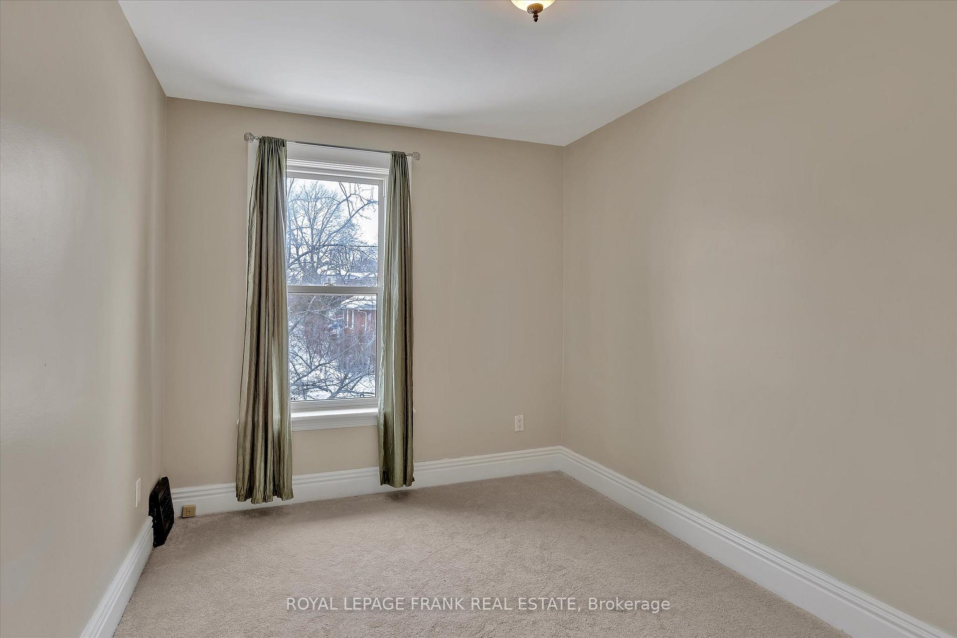 Photo 26 of 723 Bethune Street, Peterborough, Northcrest Ward 5 — HOMEH