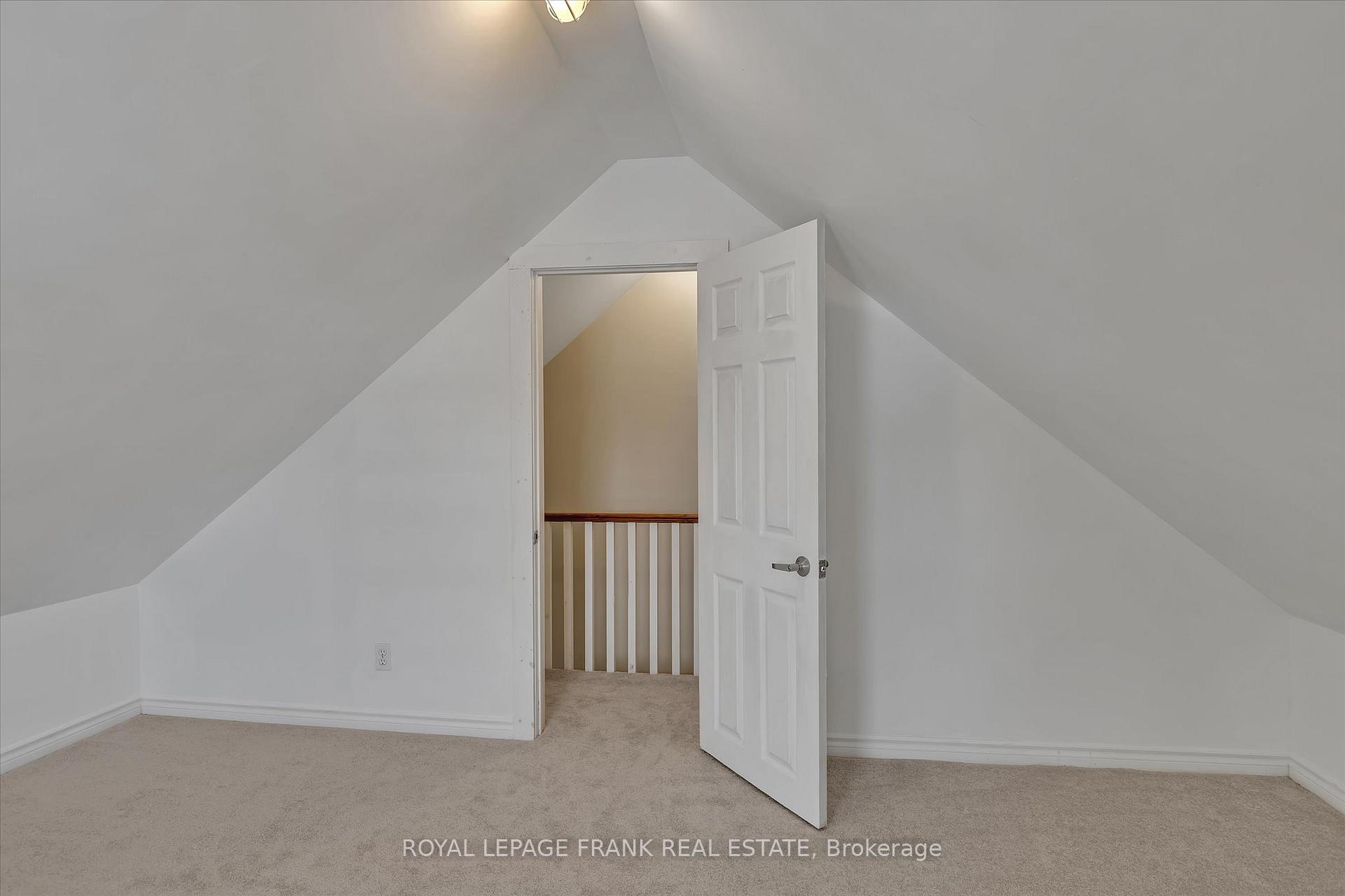 Photo 31 of 723 Bethune Street, Peterborough, Northcrest Ward 5 — HOMEH