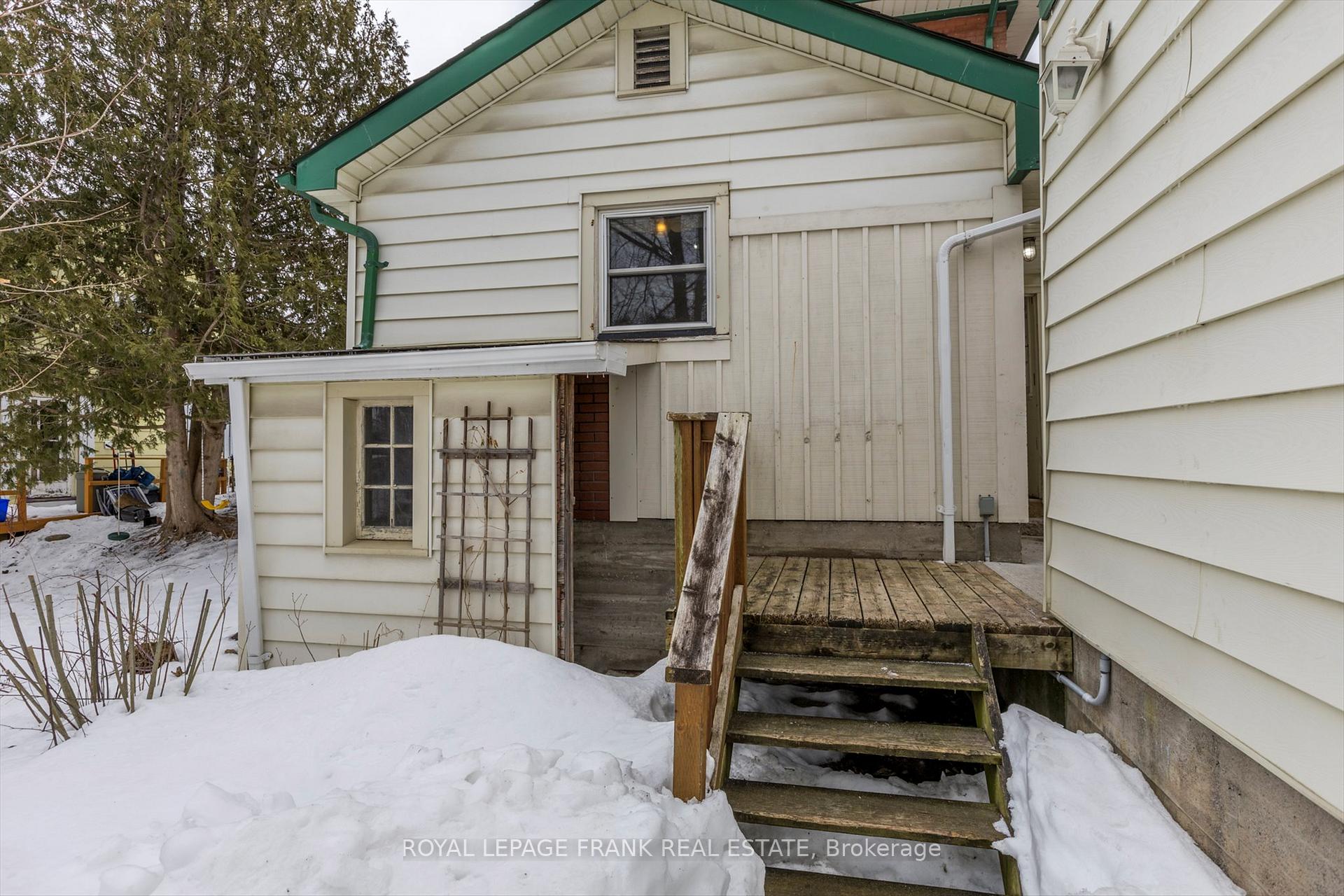 Photo 39 of 723 Bethune Street, Peterborough, Northcrest Ward 5 — HOMEH