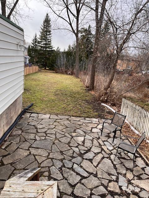 Photo 41 of 723 Bethune Street, Peterborough, Northcrest Ward 5 — HOMEH