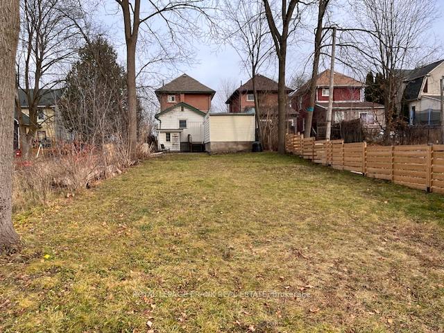 Photo 44 of 723 Bethune Street, Peterborough, Northcrest Ward 5 — HOMEH