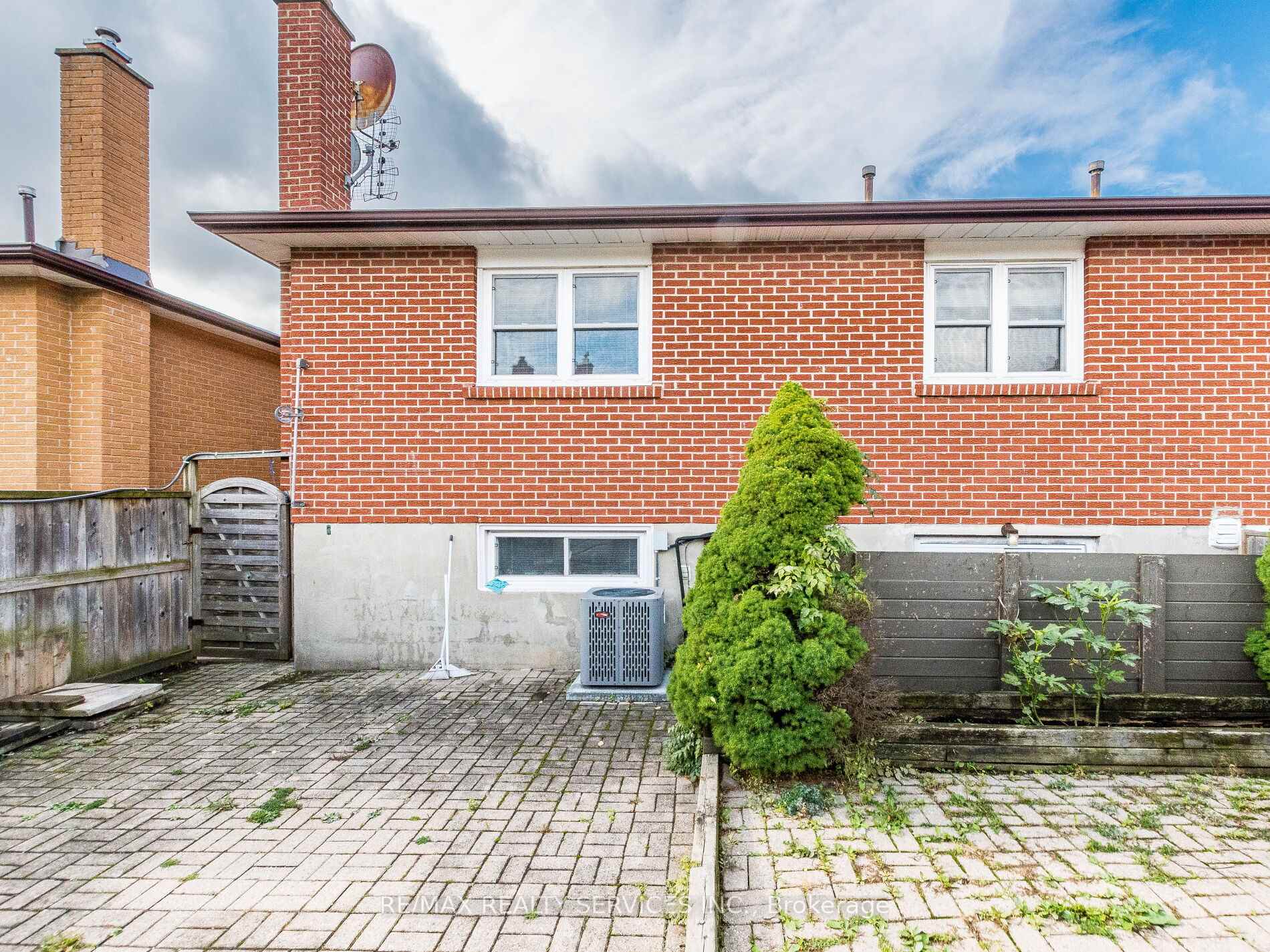 Photo 48 of 17 Fallway Road, Brampton, Madoc — HOMEH
