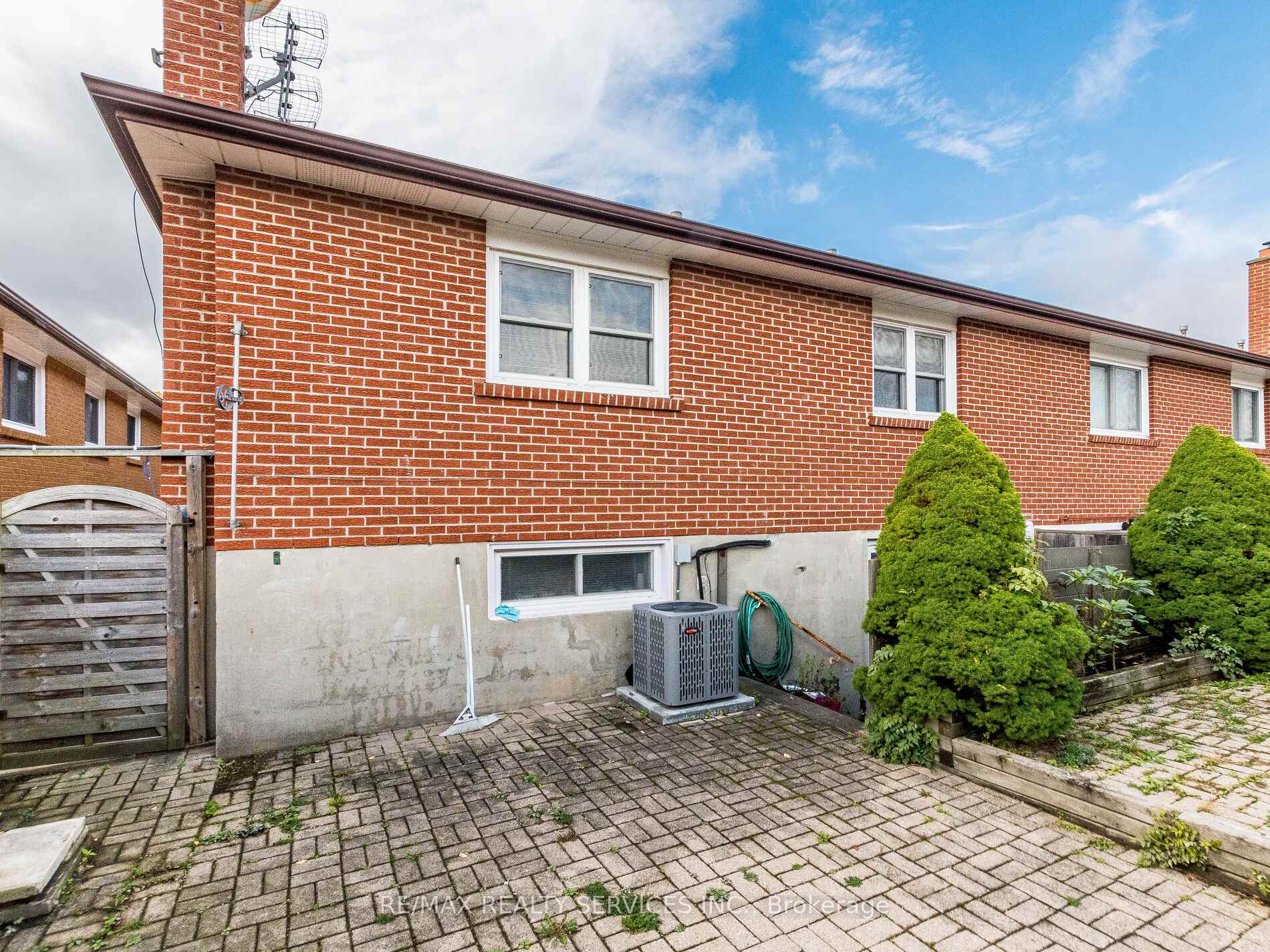 Photo 47 of 17 Fallway Road, Brampton, Madoc — HOMEH