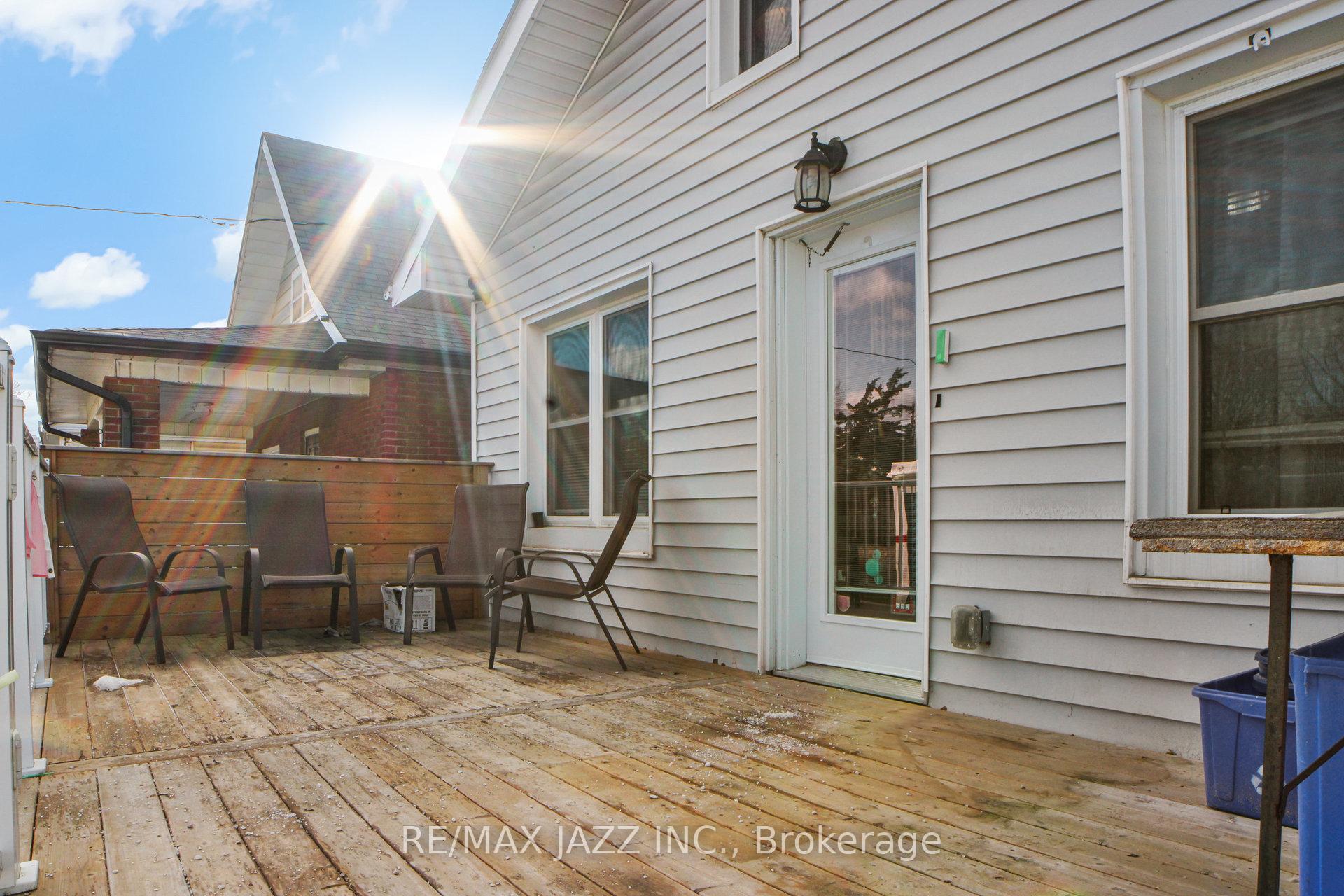 Front of 656 Hortop Street