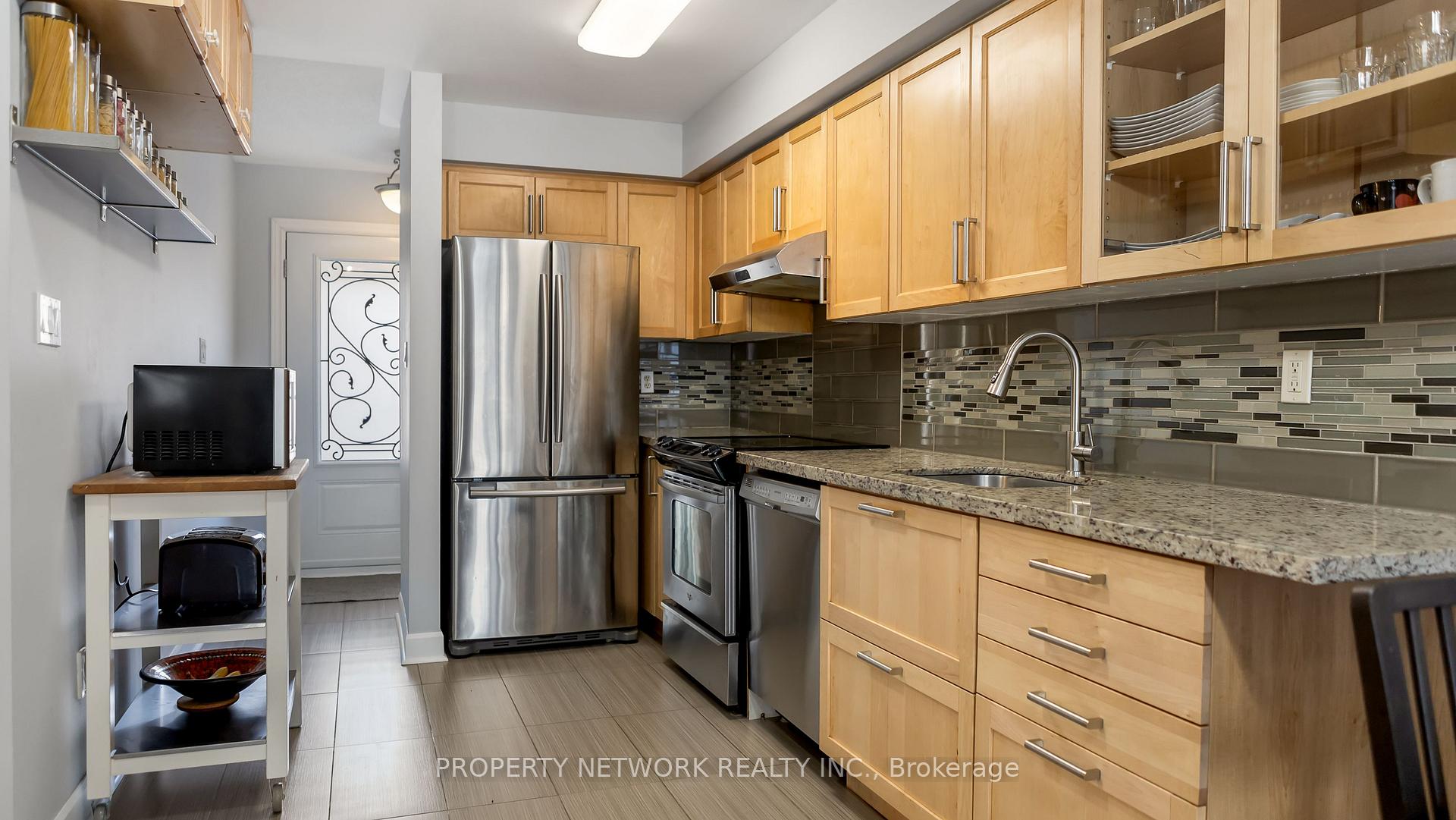 Photo 6 of 49 Lodgeway Drive, Vaughan, Rural Vaughan — HOMEH