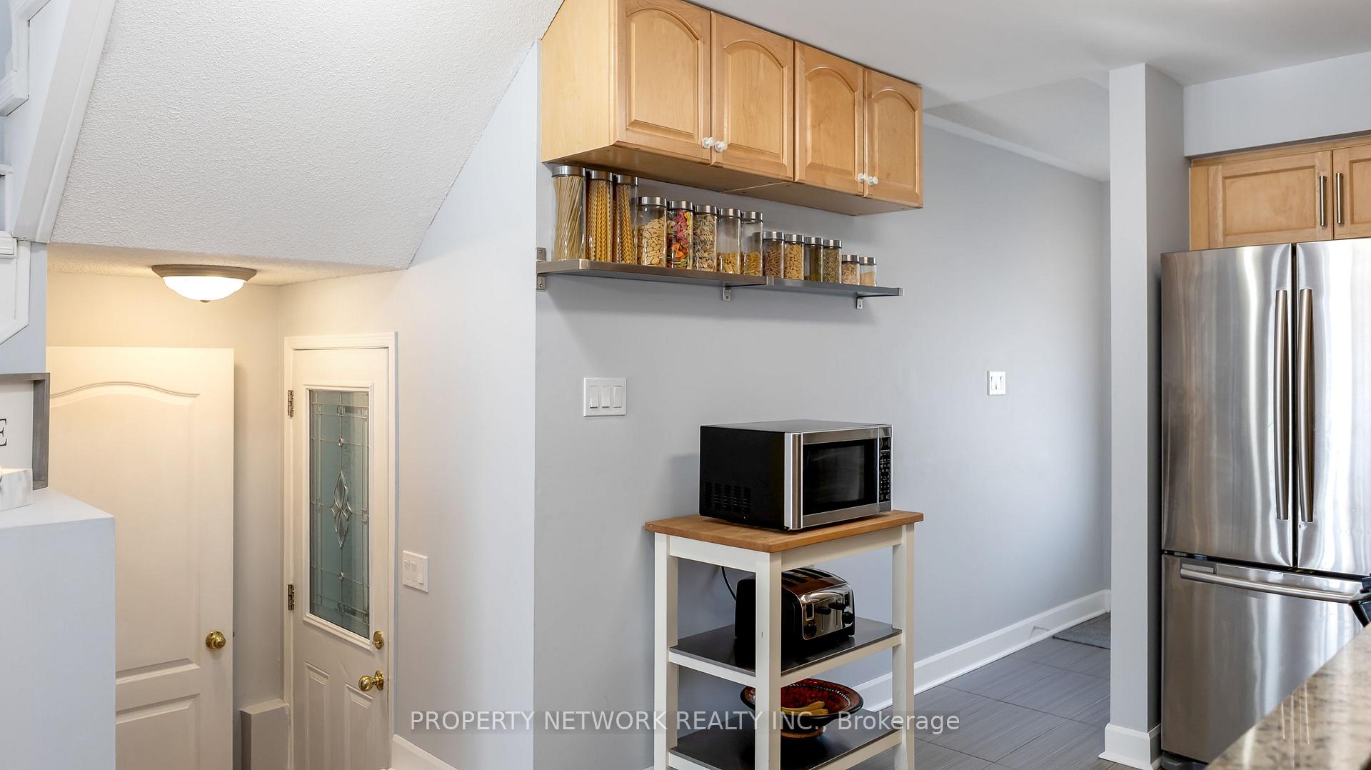 Photo 8 of 49 Lodgeway Drive, Vaughan, Rural Vaughan — HOMEH