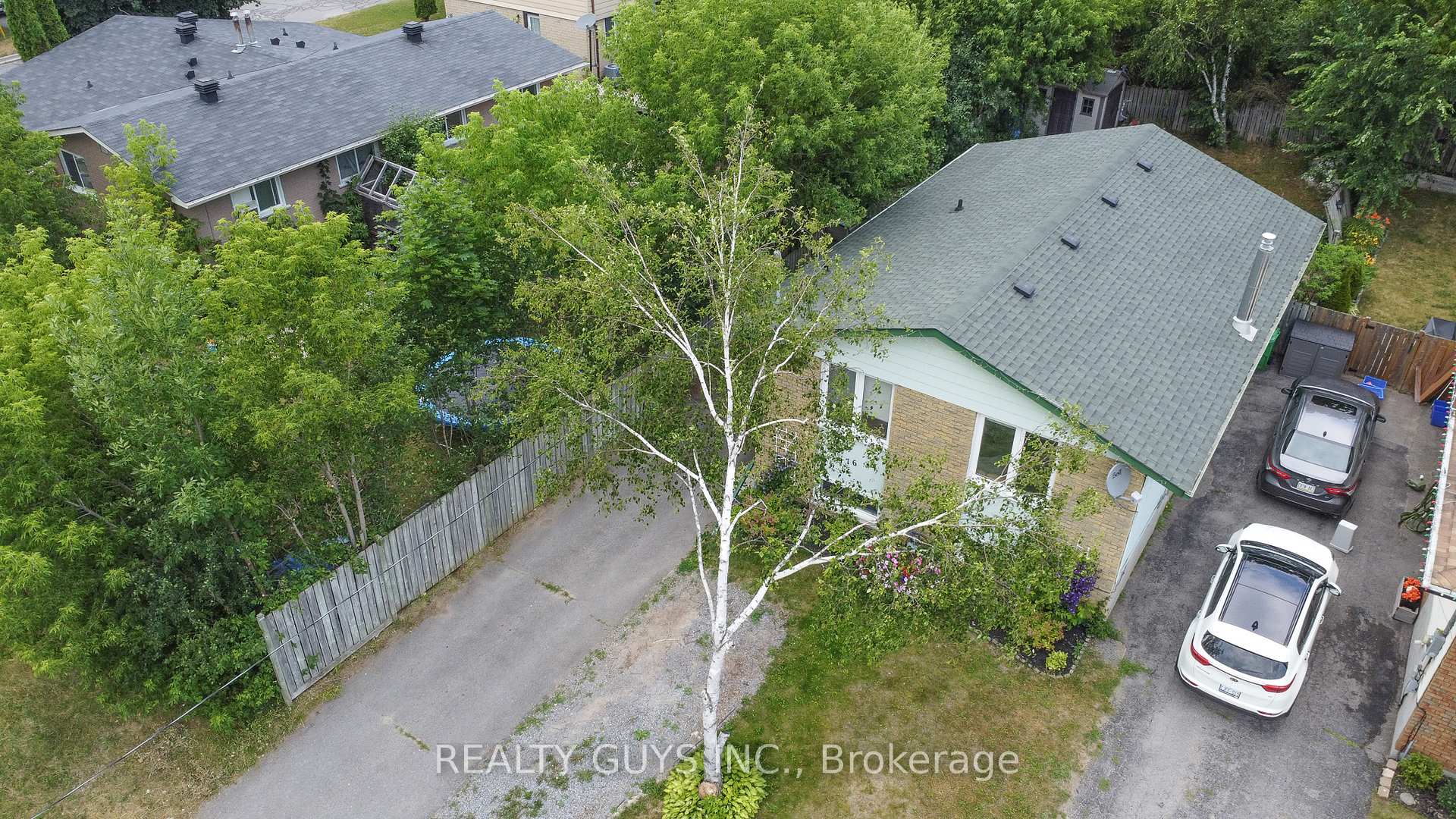 Photo 2 of 376 Southpark Drive, Peterborough, Ashburnham Ward 4 — HOMEH