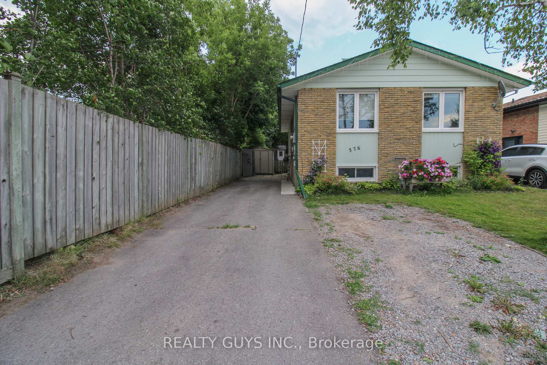Photo 3 of 376 Southpark Drive, Peterborough, Ashburnham Ward 4 — HOMEH
