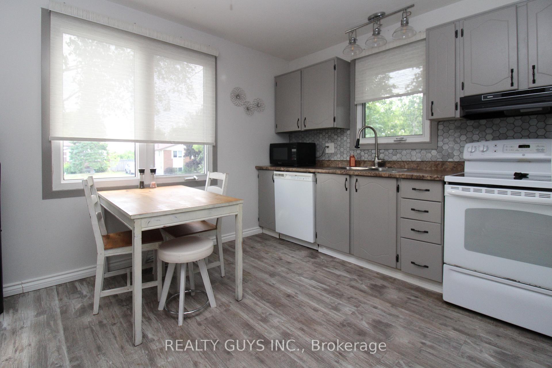 Photo 15 of 376 Southpark Drive, Peterborough, Ashburnham Ward 4 — HOMEH