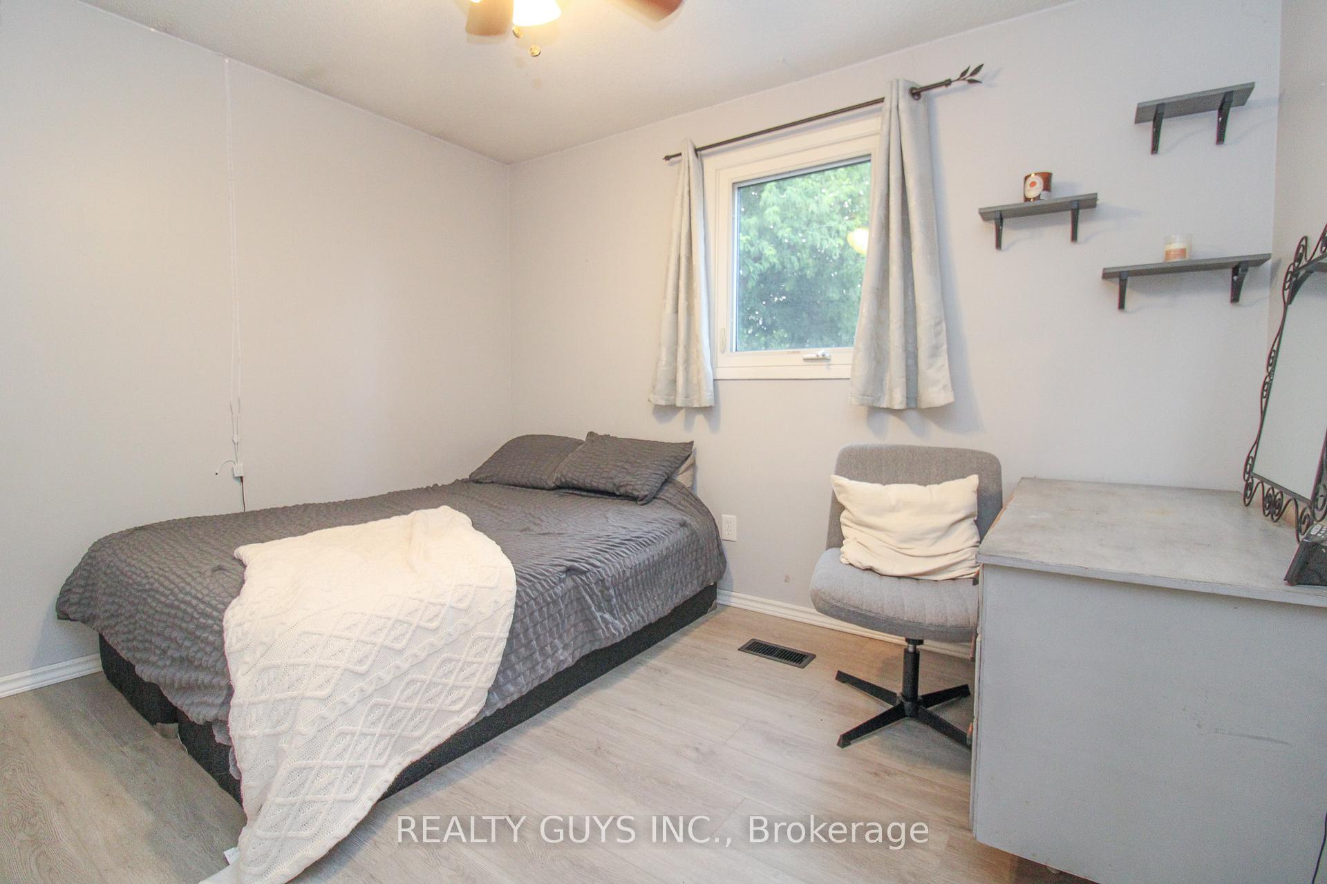 Photo 24 of 376 Southpark Drive, Peterborough, Ashburnham Ward 4 — HOMEH