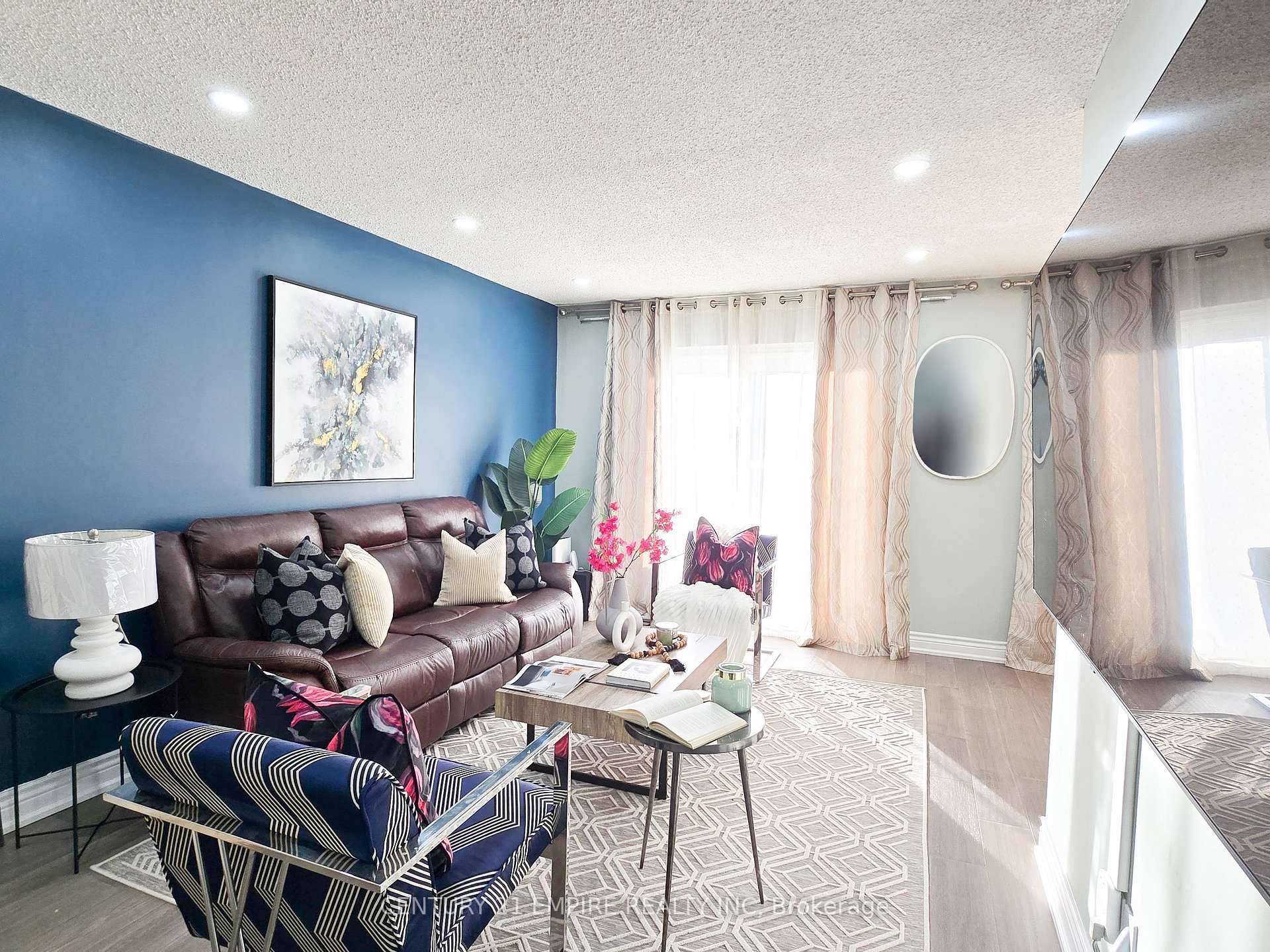 Photo 4 of 154 Adele Crescent, Oshawa, McLaughlin — HOMEH