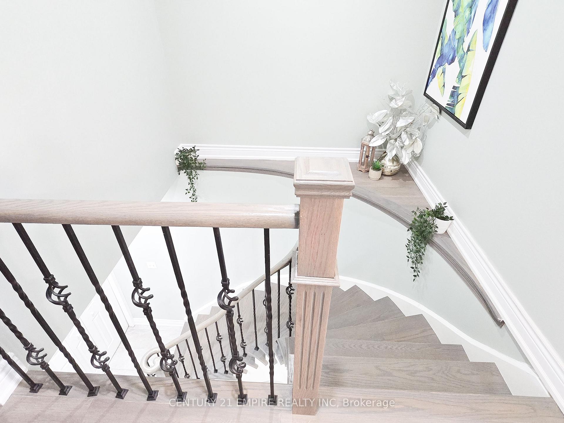 Photo 13 of 154 Adele Crescent, Oshawa, McLaughlin — HOMEH