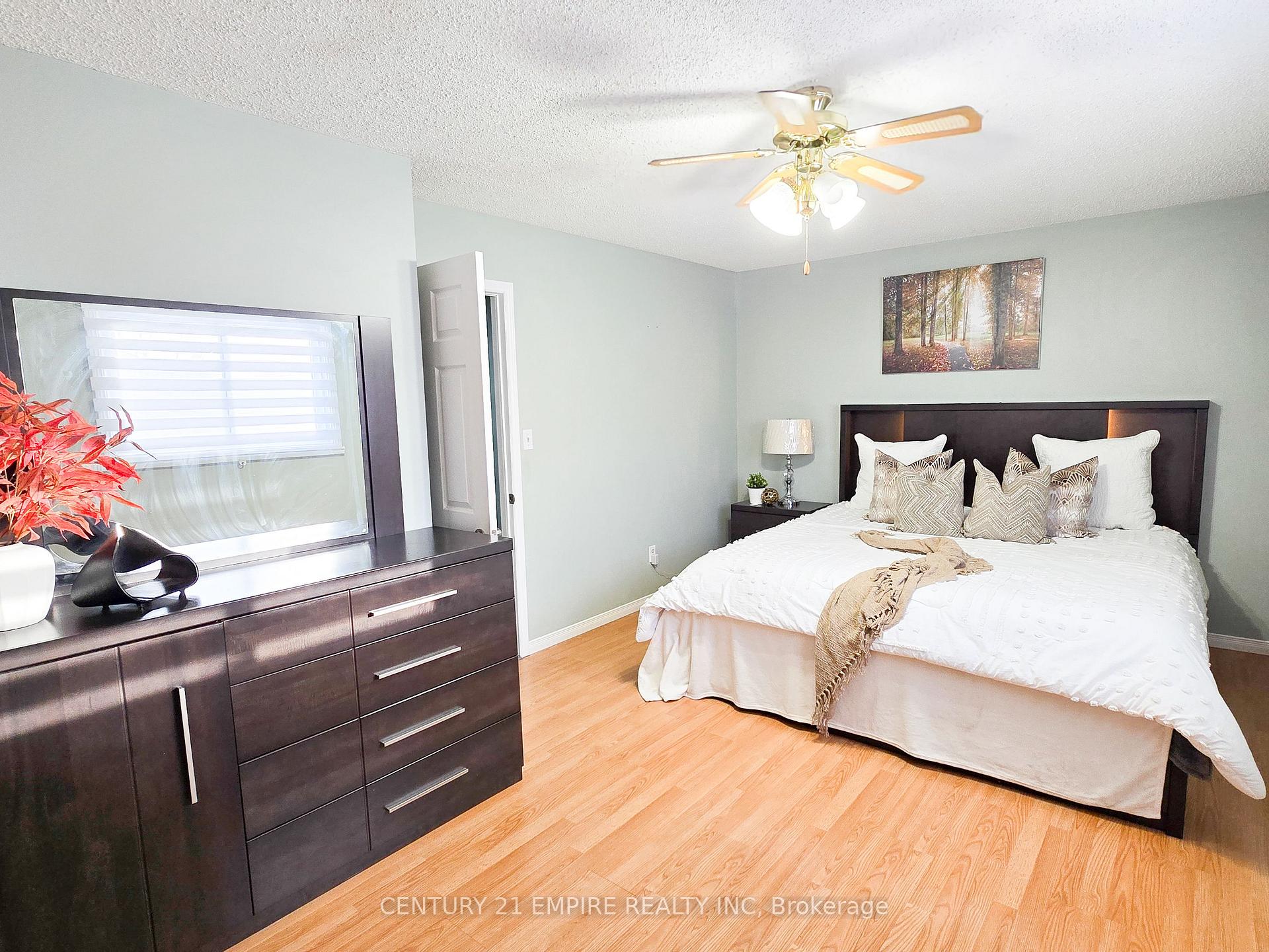 Photo 14 of 154 Adele Crescent, Oshawa, McLaughlin — HOMEH