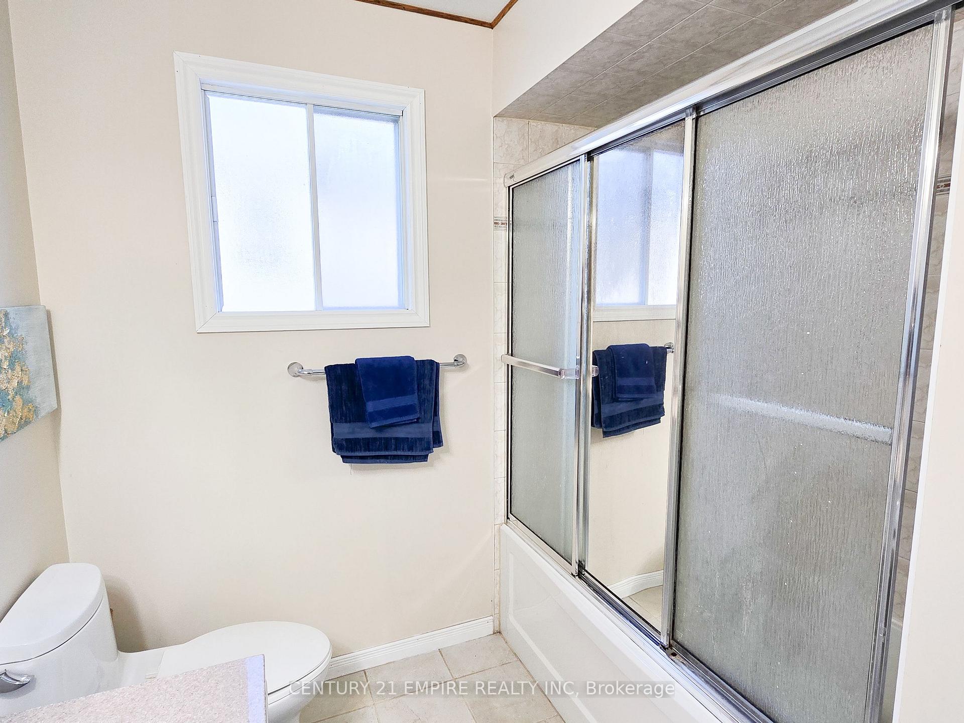 Photo 17 of 154 Adele Crescent, Oshawa, McLaughlin — HOMEH