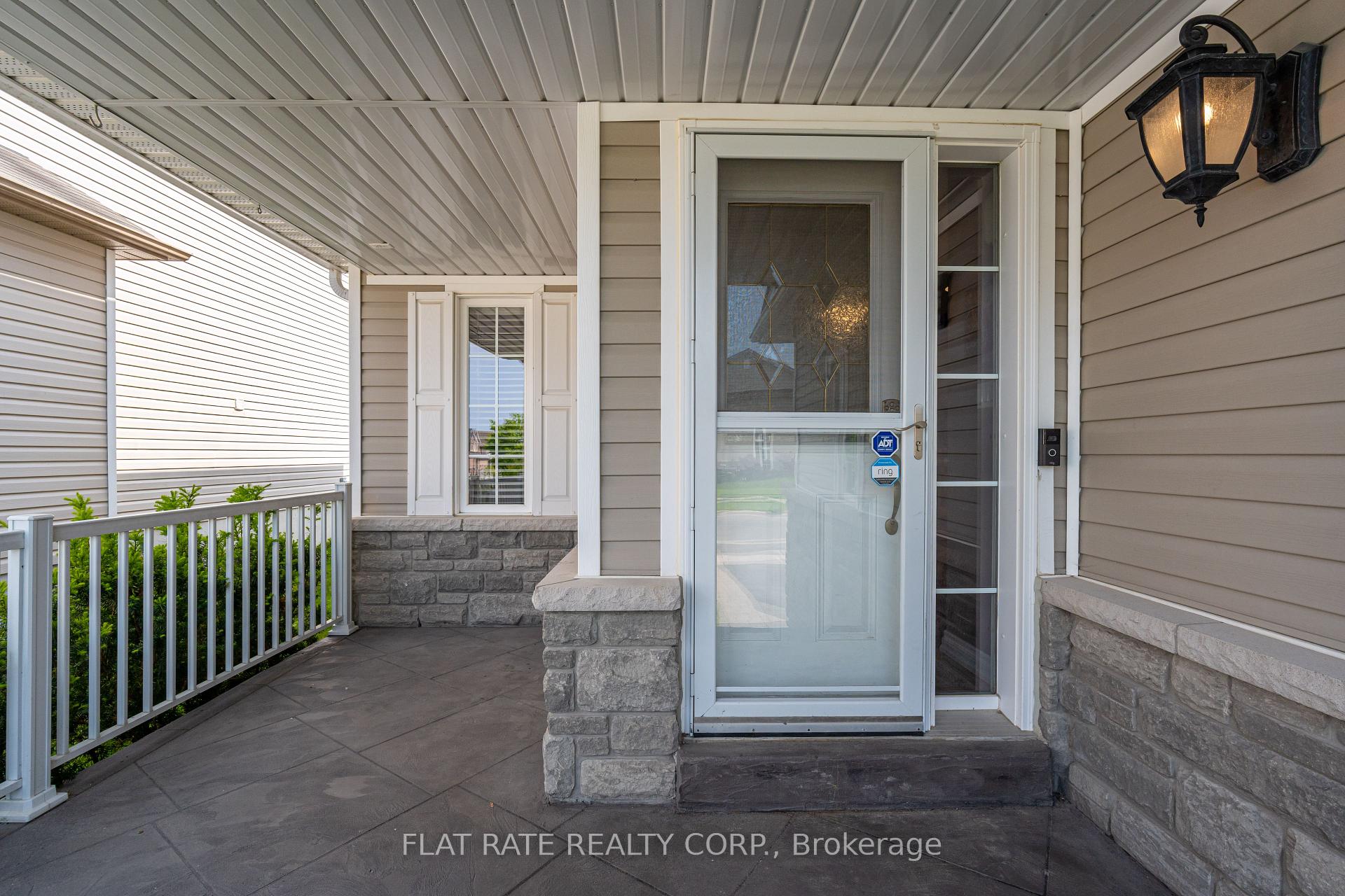 Photo 2 of 696 Tully Crescent, Peterborough, Monaghan Ward 2 — HOMEH