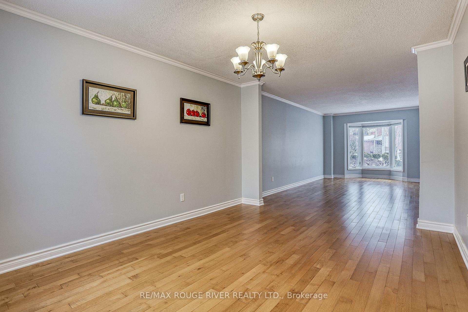 Photo 6 of 537 Whistler Drive, Oshawa, Northglen — HOMEH