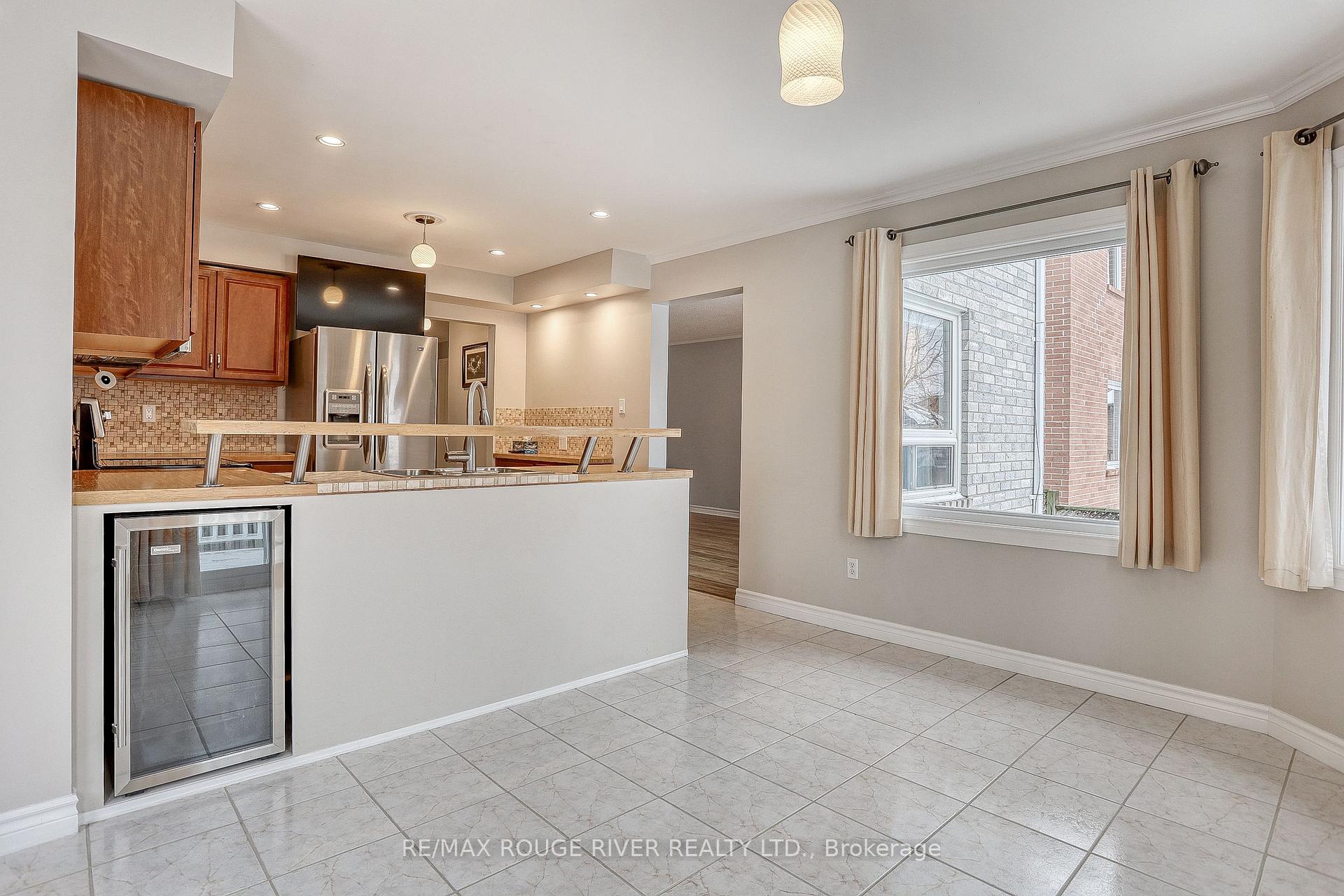 Photo 8 of 537 Whistler Drive, Oshawa, Northglen — HOMEH