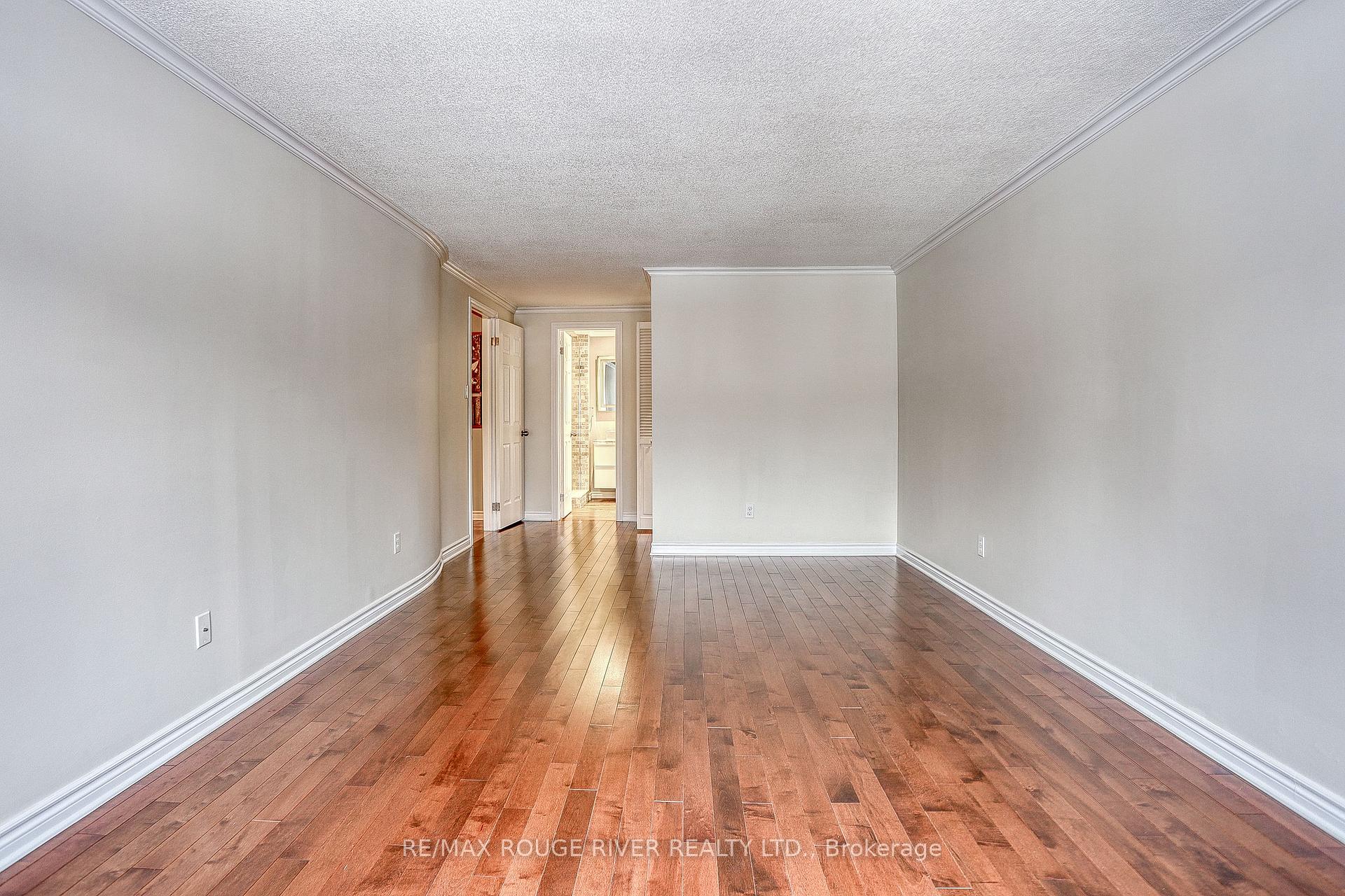 Photo 16 of 537 Whistler Drive, Oshawa, Northglen — HOMEH