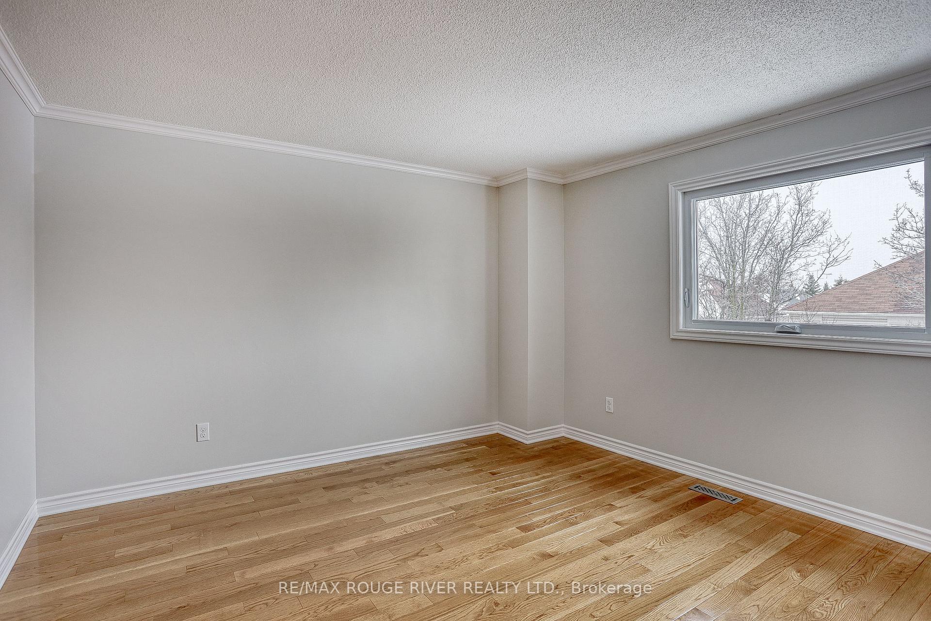 Photo 21 of 537 Whistler Drive, Oshawa, Northglen — HOMEH