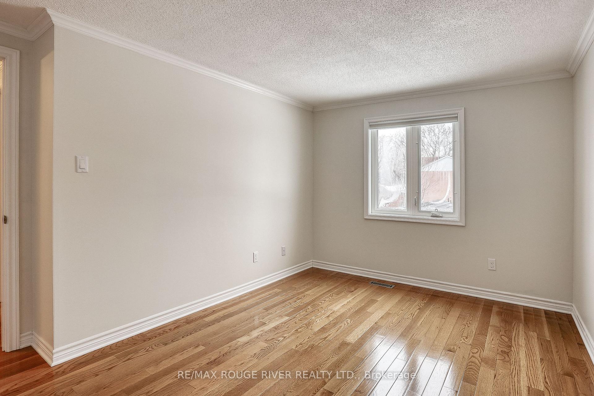 Photo 23 of 537 Whistler Drive, Oshawa, Northglen — HOMEH