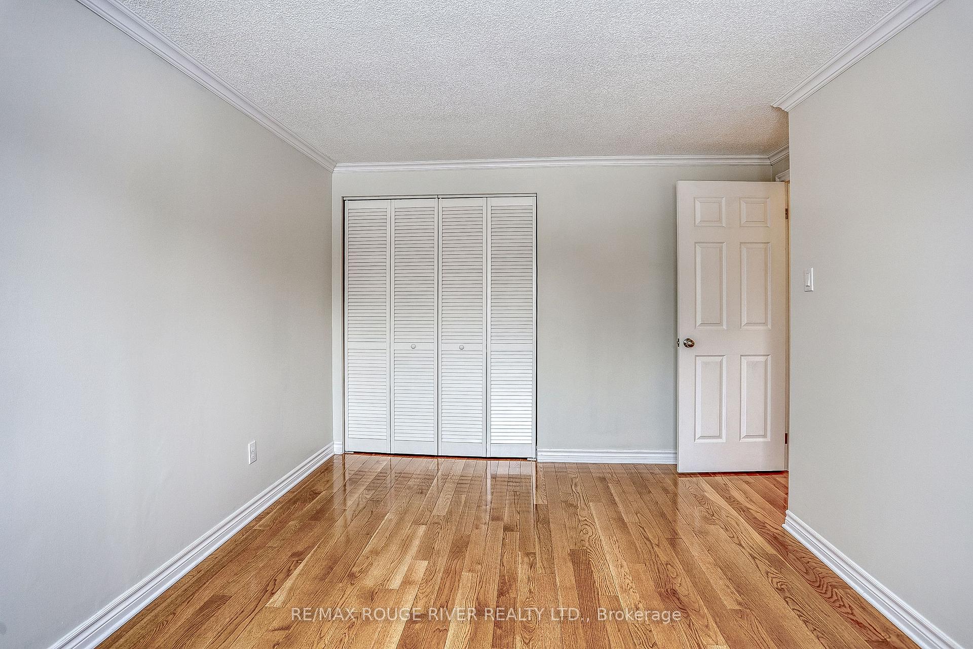 Photo 24 of 537 Whistler Drive, Oshawa, Northglen — HOMEH