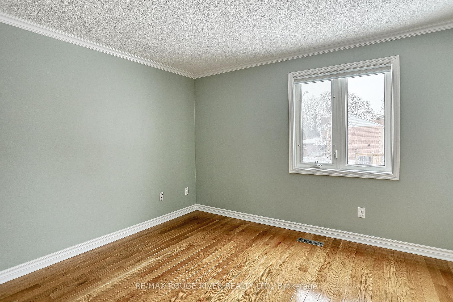 Photo 25 of 537 Whistler Drive, Oshawa, Northglen — HOMEH