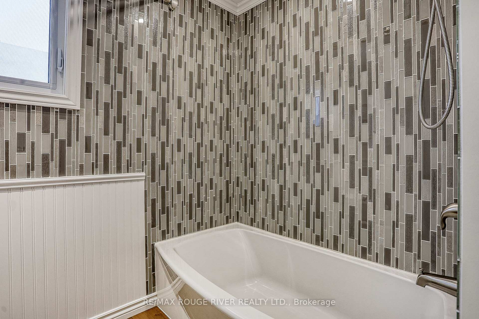 Photo 28 of 537 Whistler Drive, Oshawa, Northglen — HOMEH